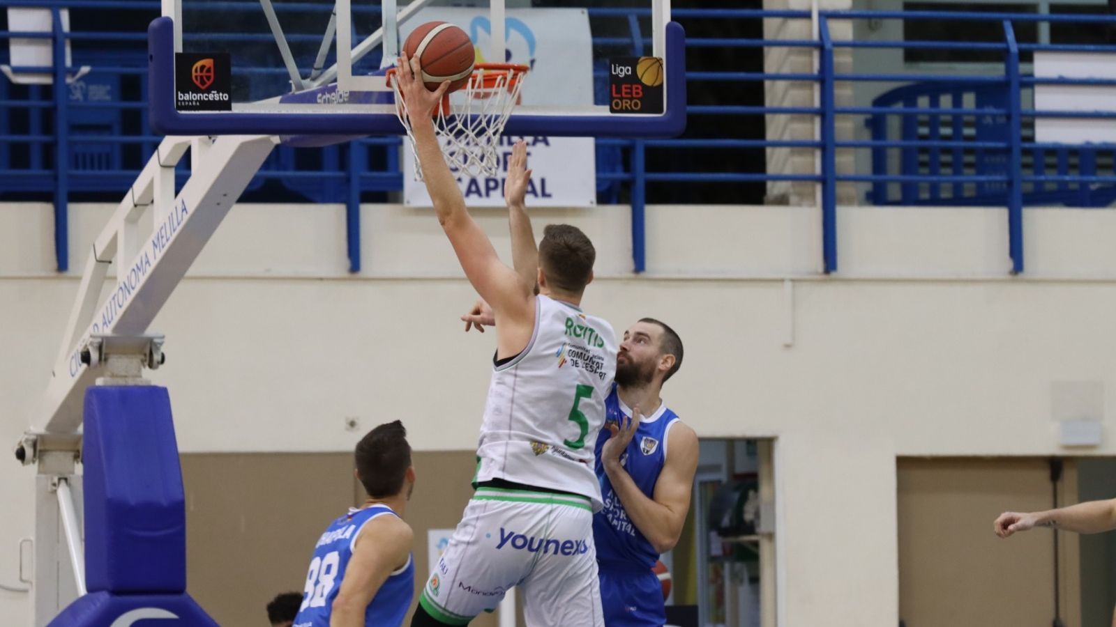 Rozitis converteix una cistella