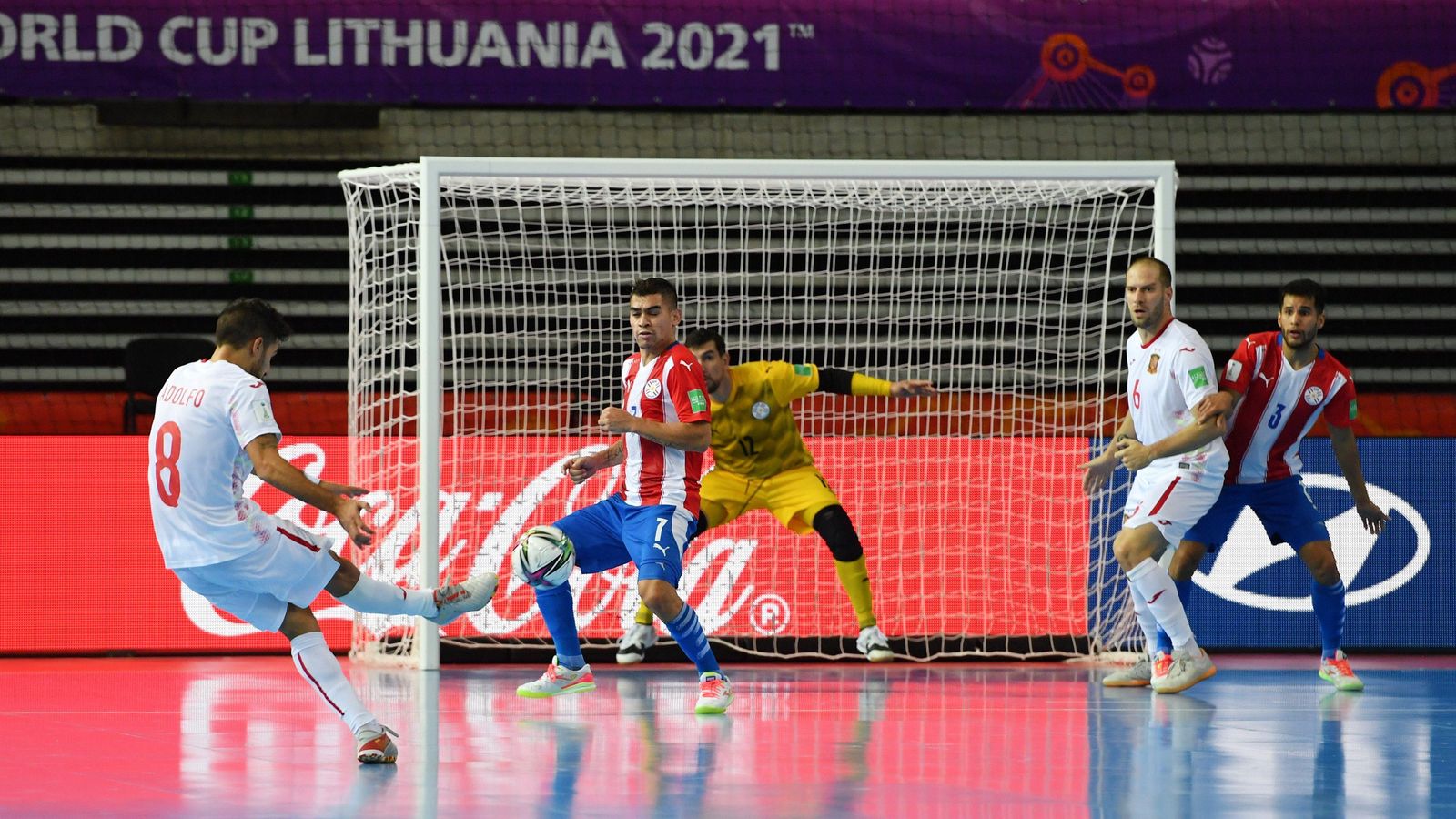 La selecció espanyola de futbol sala guanya al Paraguai en el debut en el Mundial