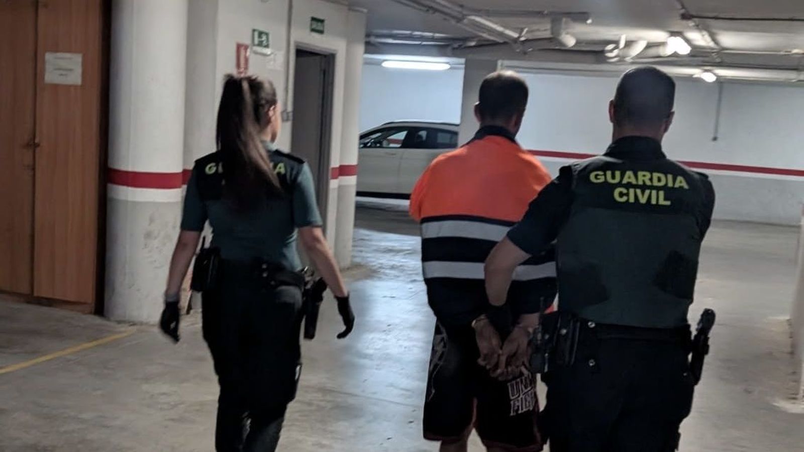 La Guàrdia Civil custodia el detingut