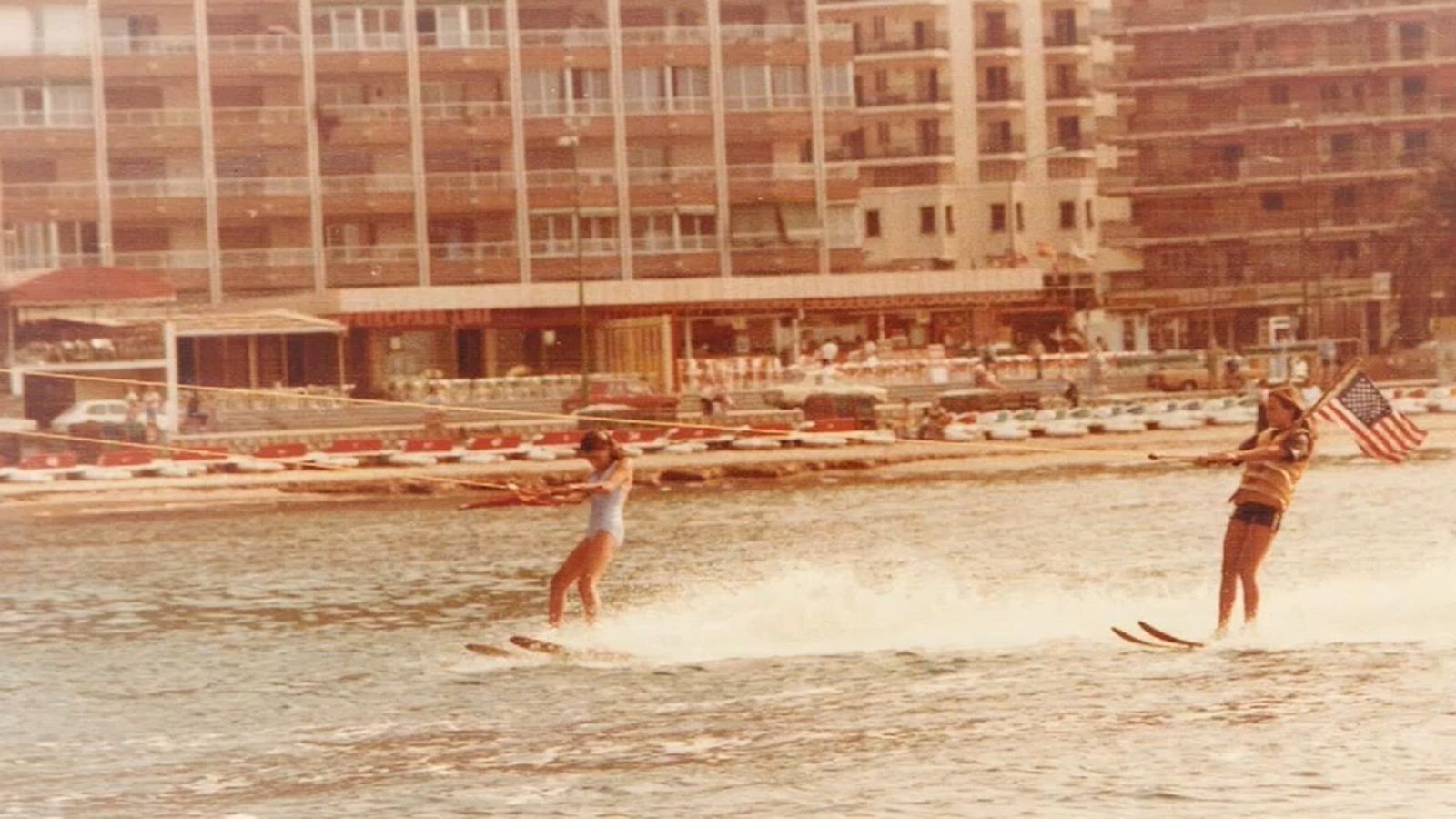 Imatge d'arxiu del Cable Ski de Benidorm en els inicis