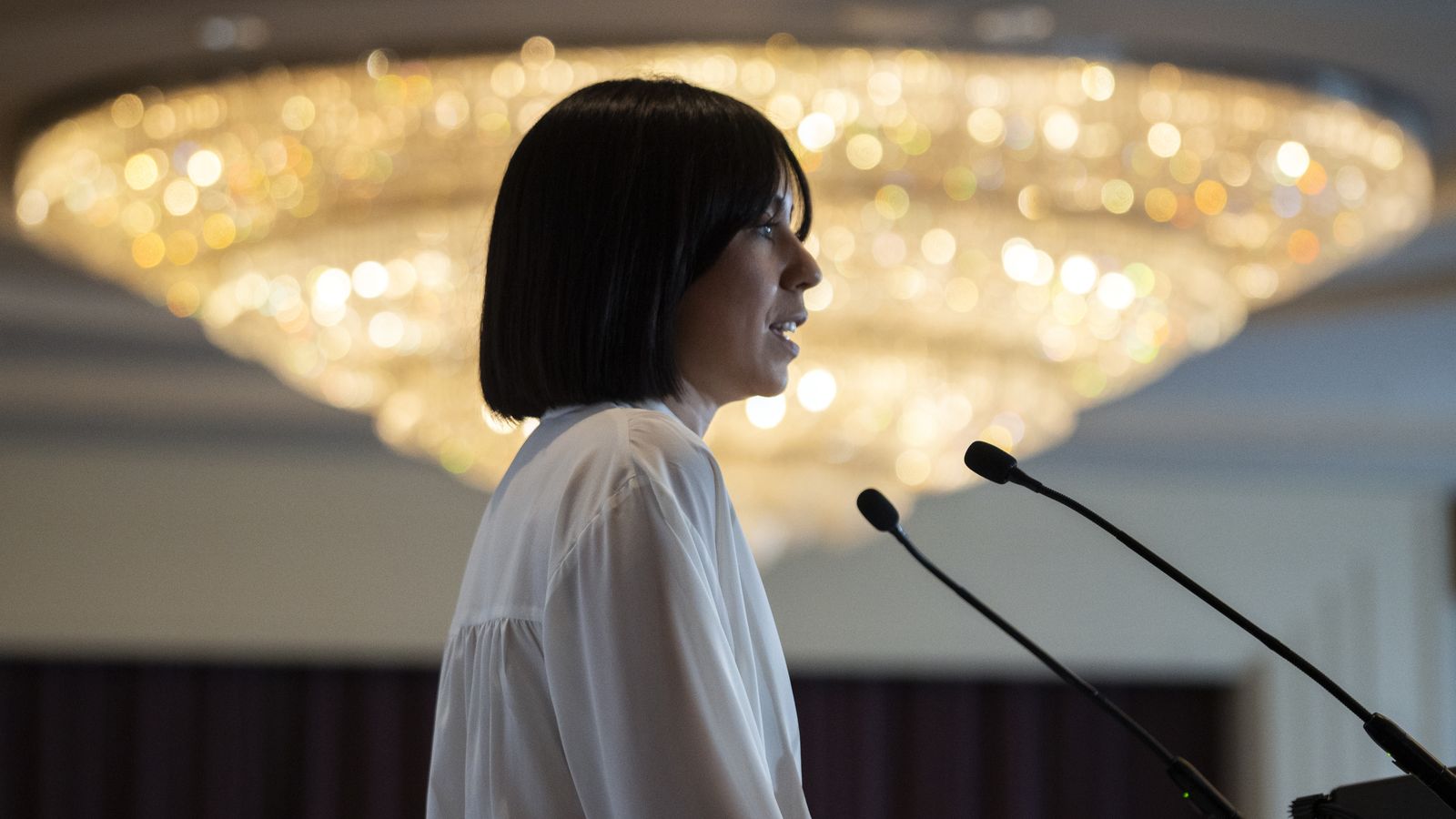 La ministra i líder del PSPV Diana Morant en el desdejuni informatiu