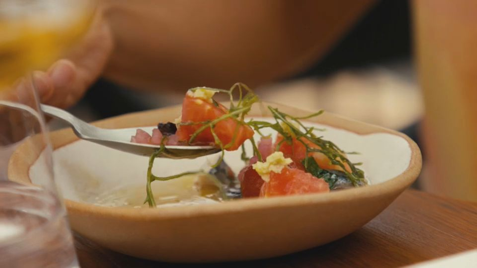 Plat de gaspatxo amb tomaca de penjar i del terreny