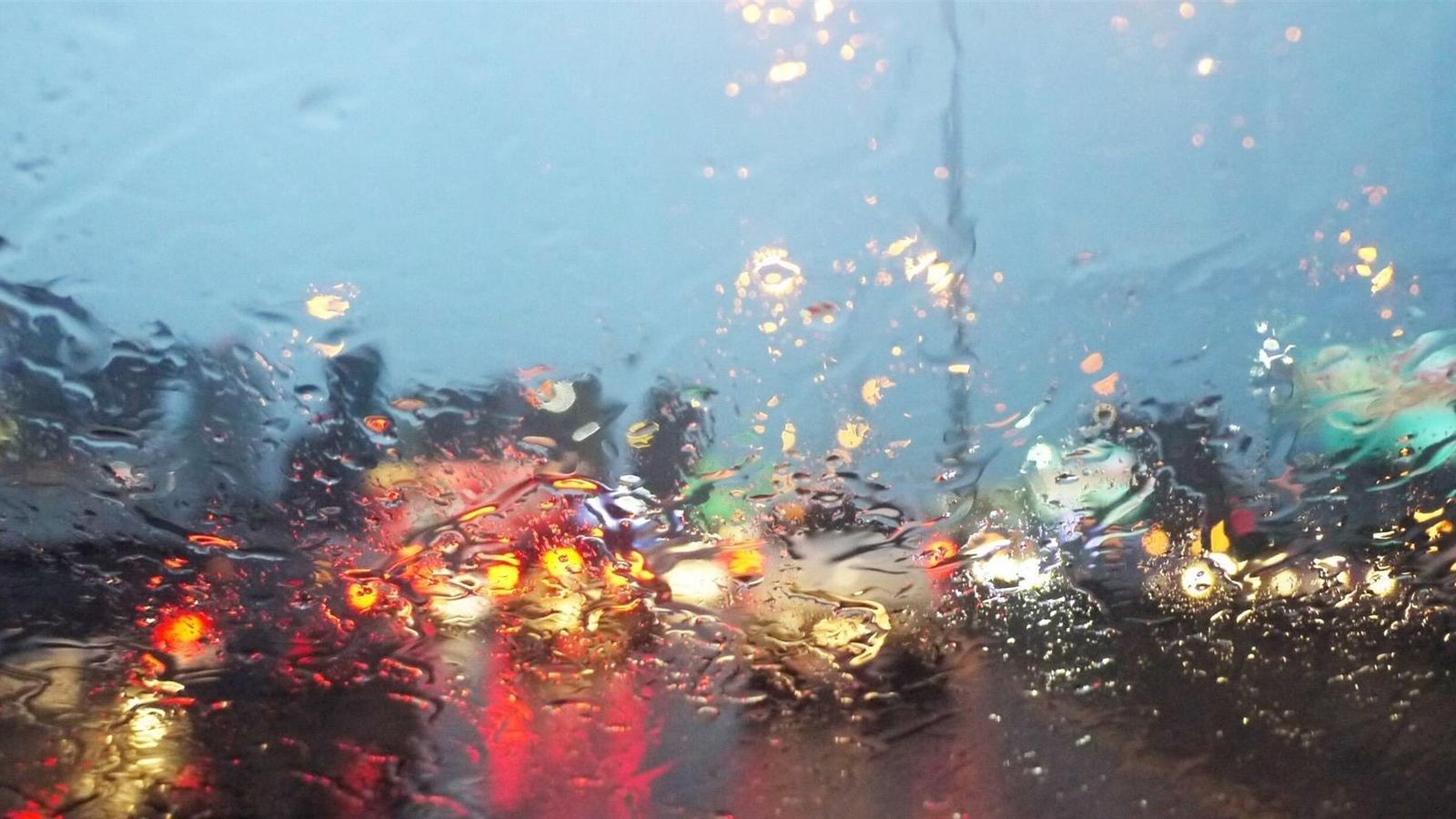 La pluja obliga a tallar carreteres a la Ribera Alta i Baixa