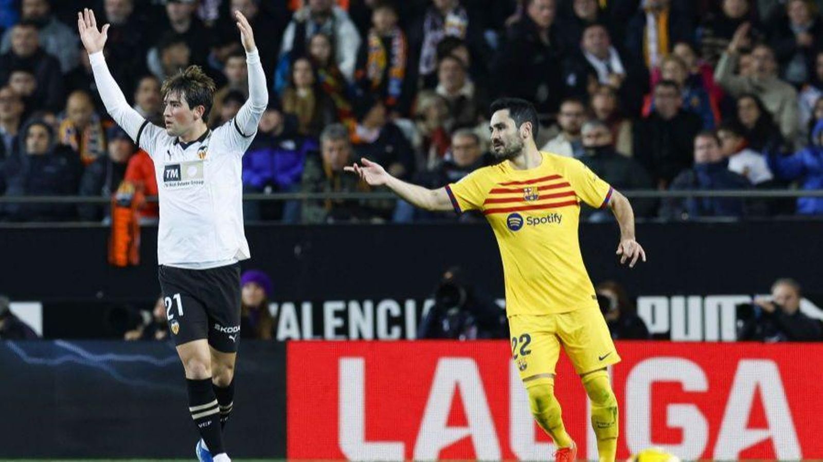 Imatge del partit entre el València i el Barça de la jornada 17