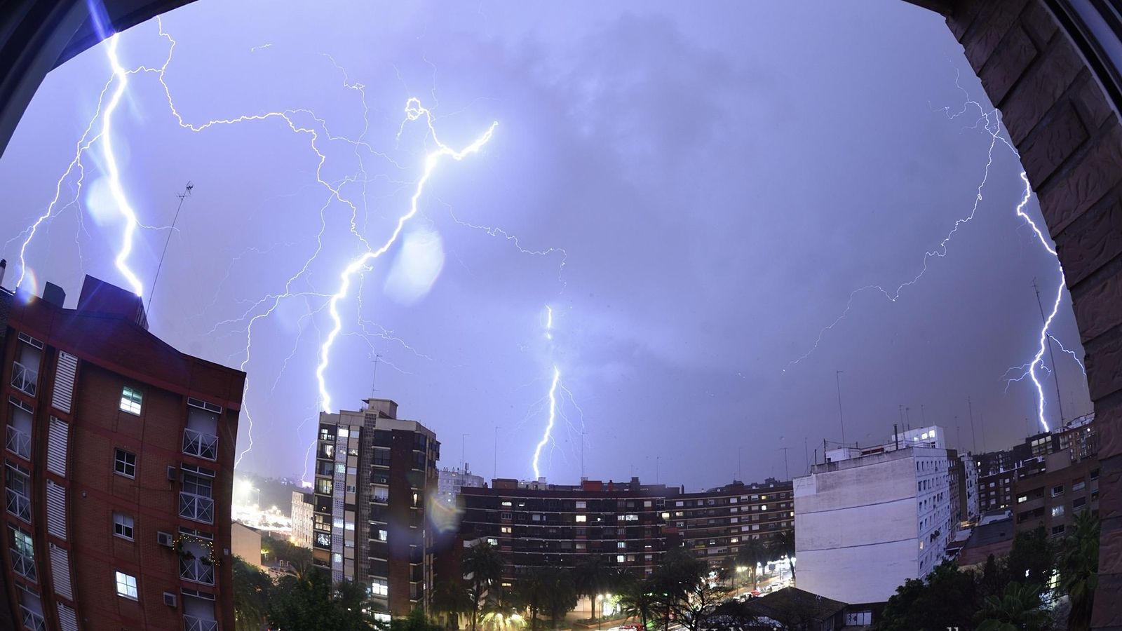 LLAMPS A VALÈNCIA