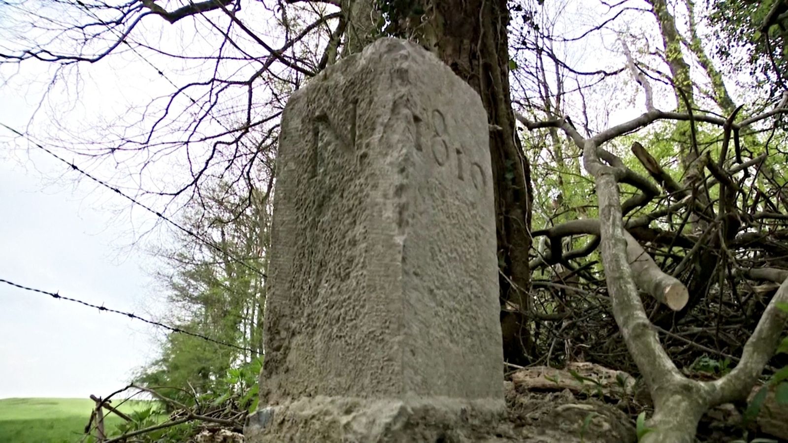 La pedra que marca els límits de la frontera entre França i Bèlgica