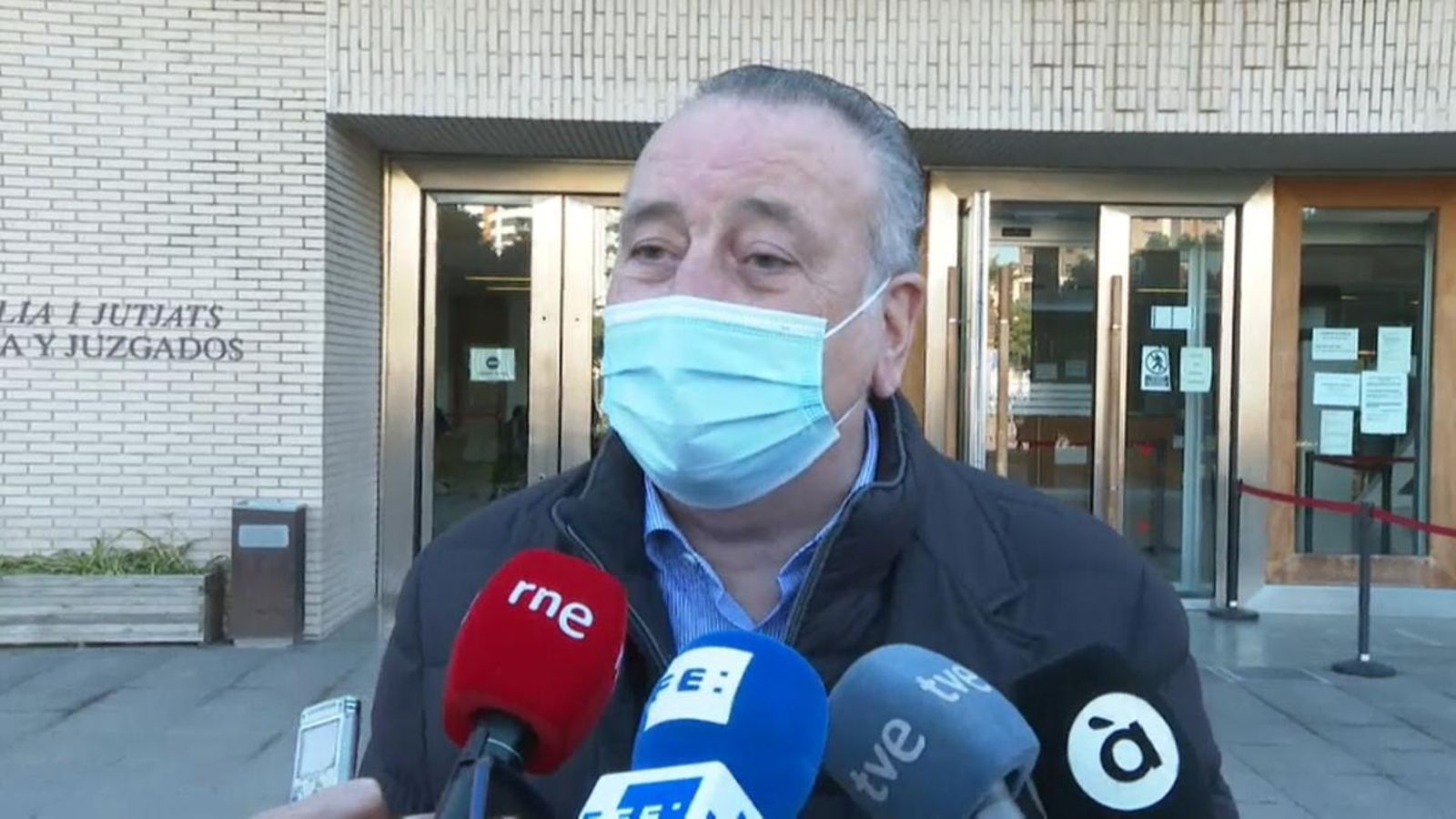 Fernando Roig atén els mitjans de comunicació després de declarar davant el jutge