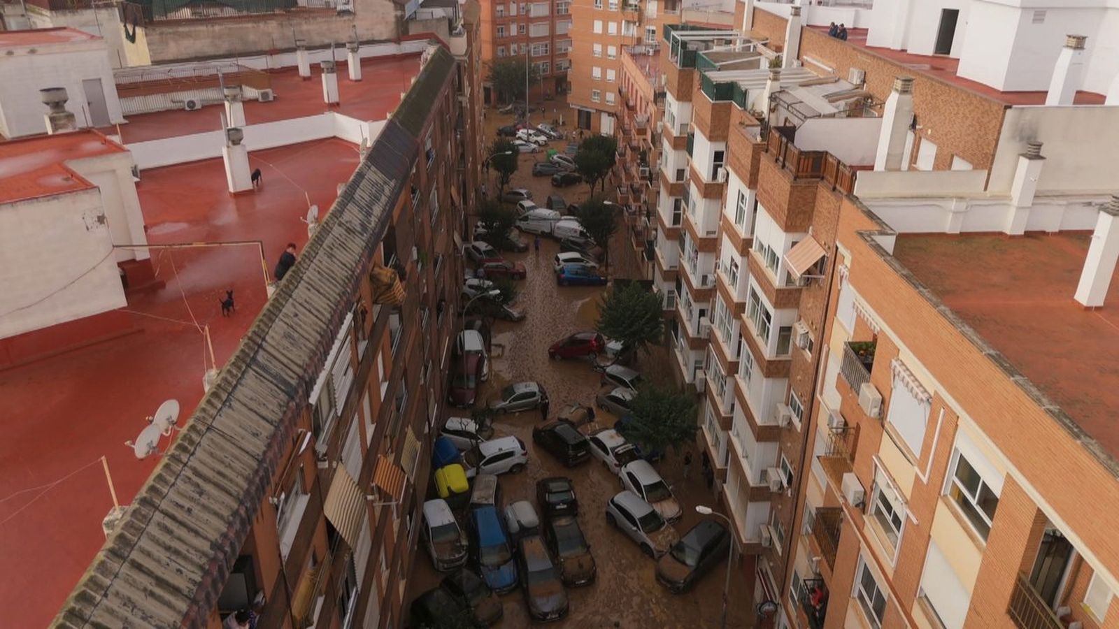 Carrer inundat després d'una dana