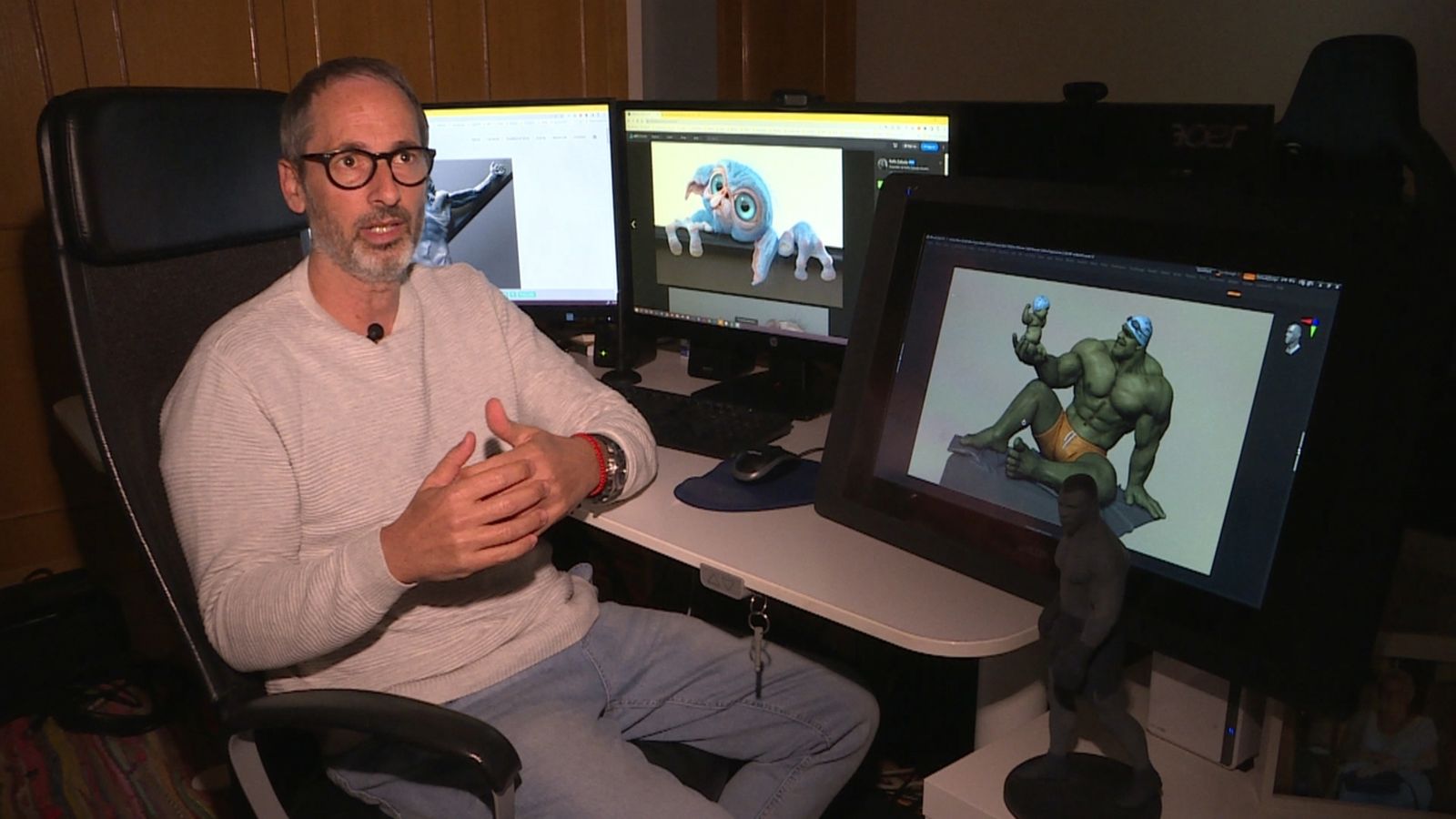 Rafa Zabala, artista digital, en el seu estudi ubicat a Serra