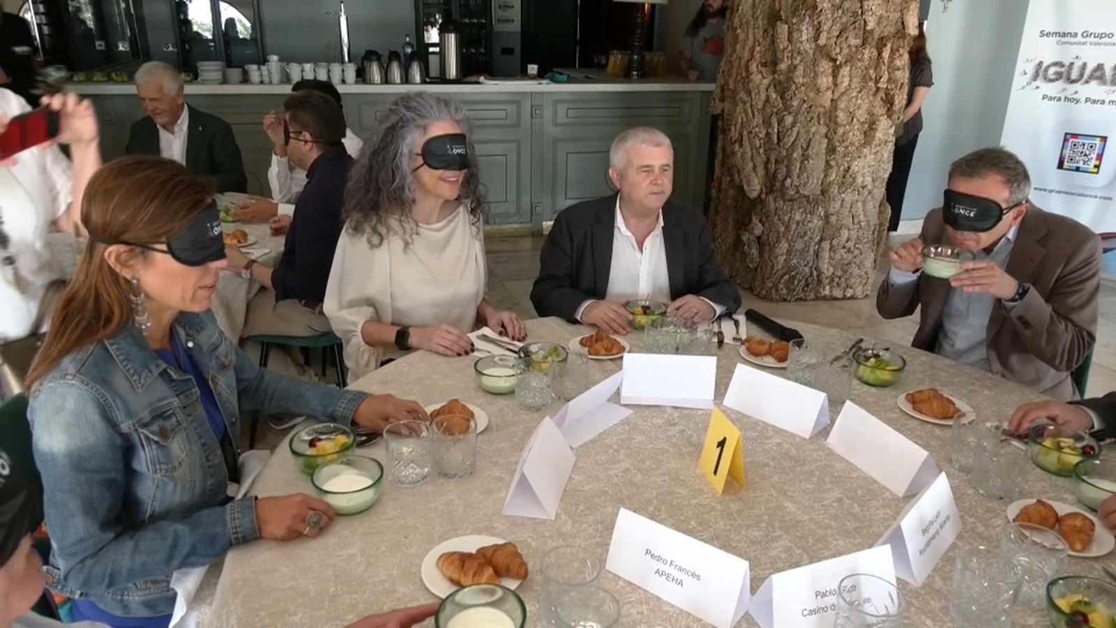 L'ONCE organitza un desdejuni a cegues