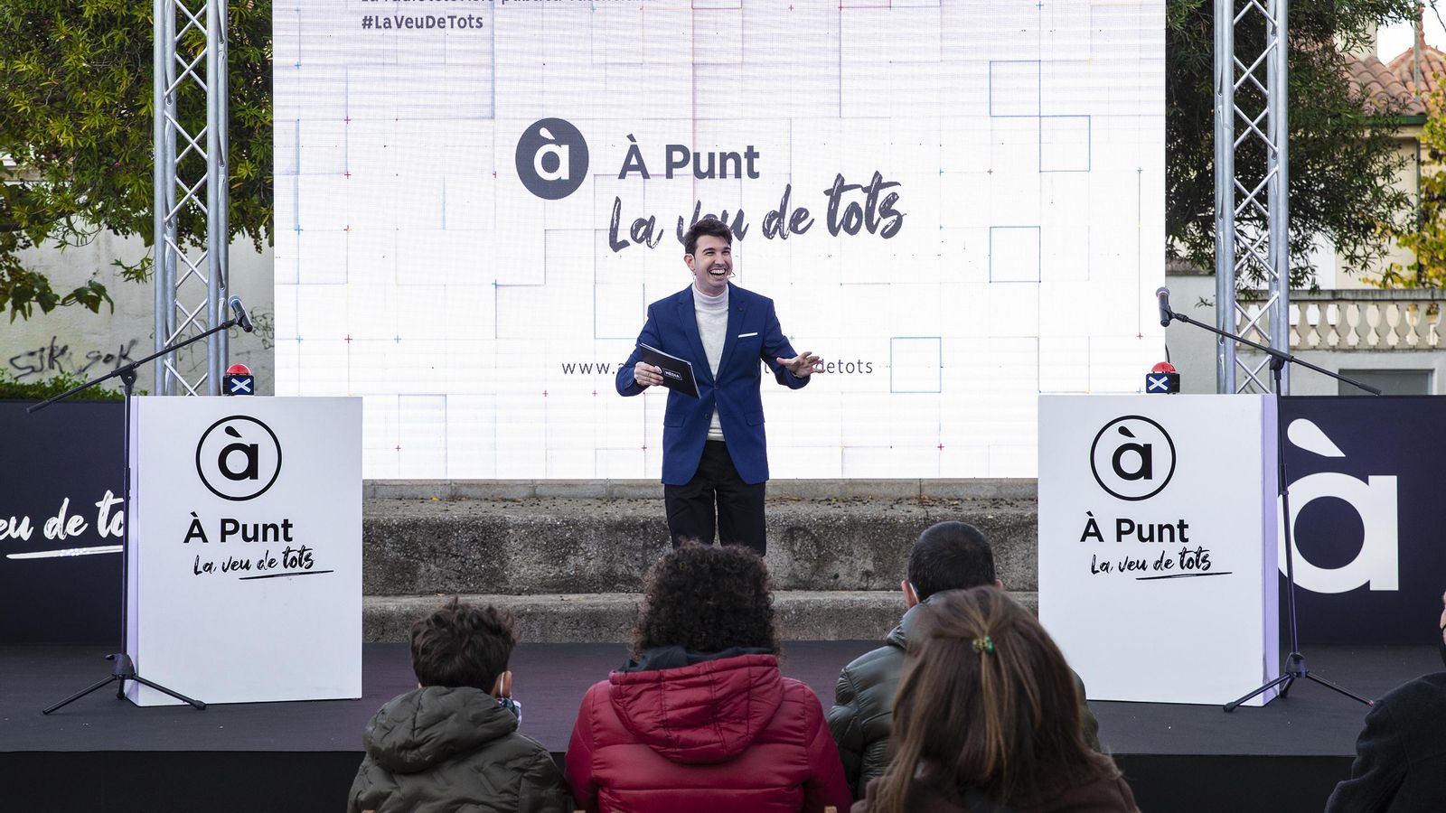 Adrià Romero és l'animador de la campanya rodant d'À Punt