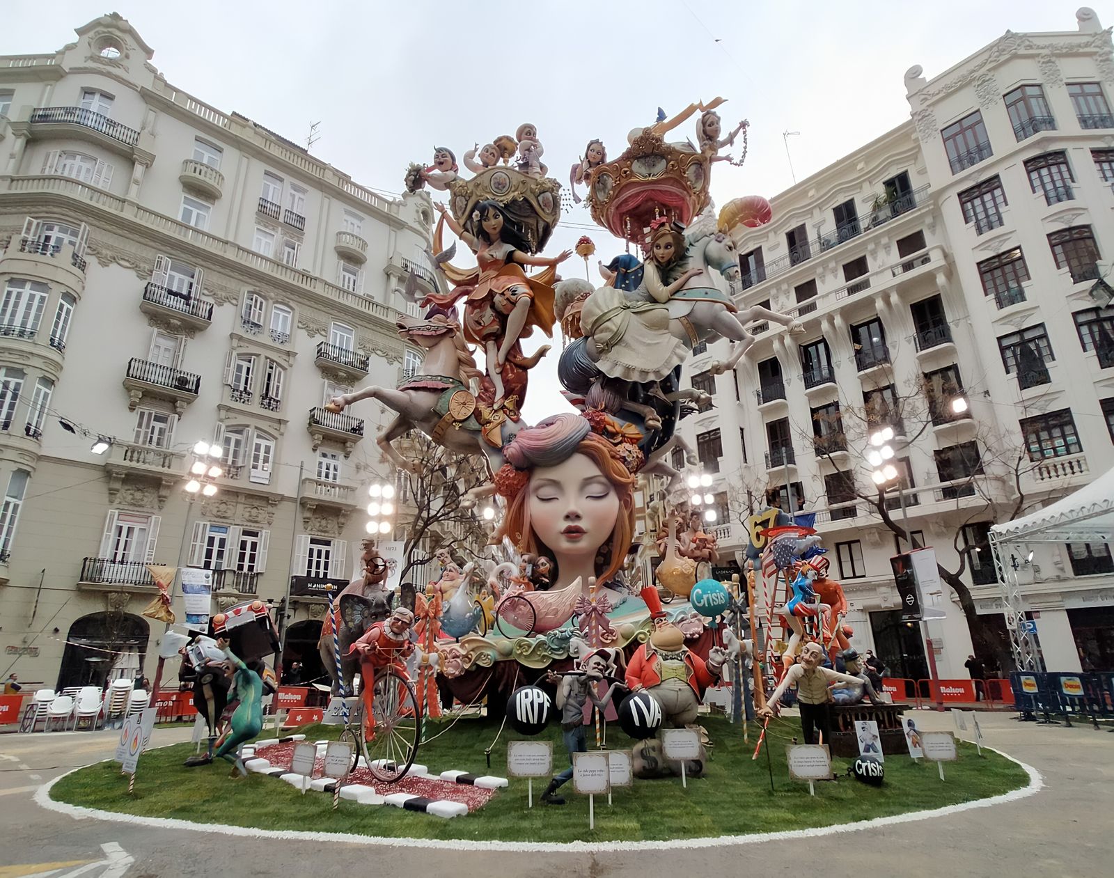 'Les voltes que dona la vida', Manuel Algarra Salinas (199.500 €)