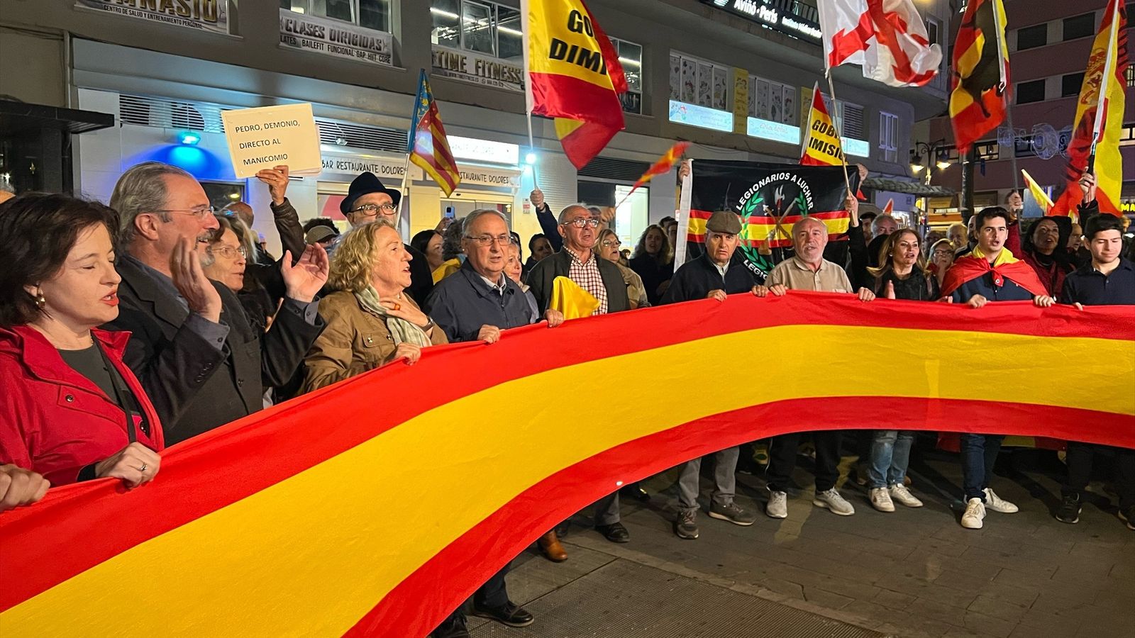 Manifestació contra l'amnistia davant la seu del PSPV, aquest dilluns