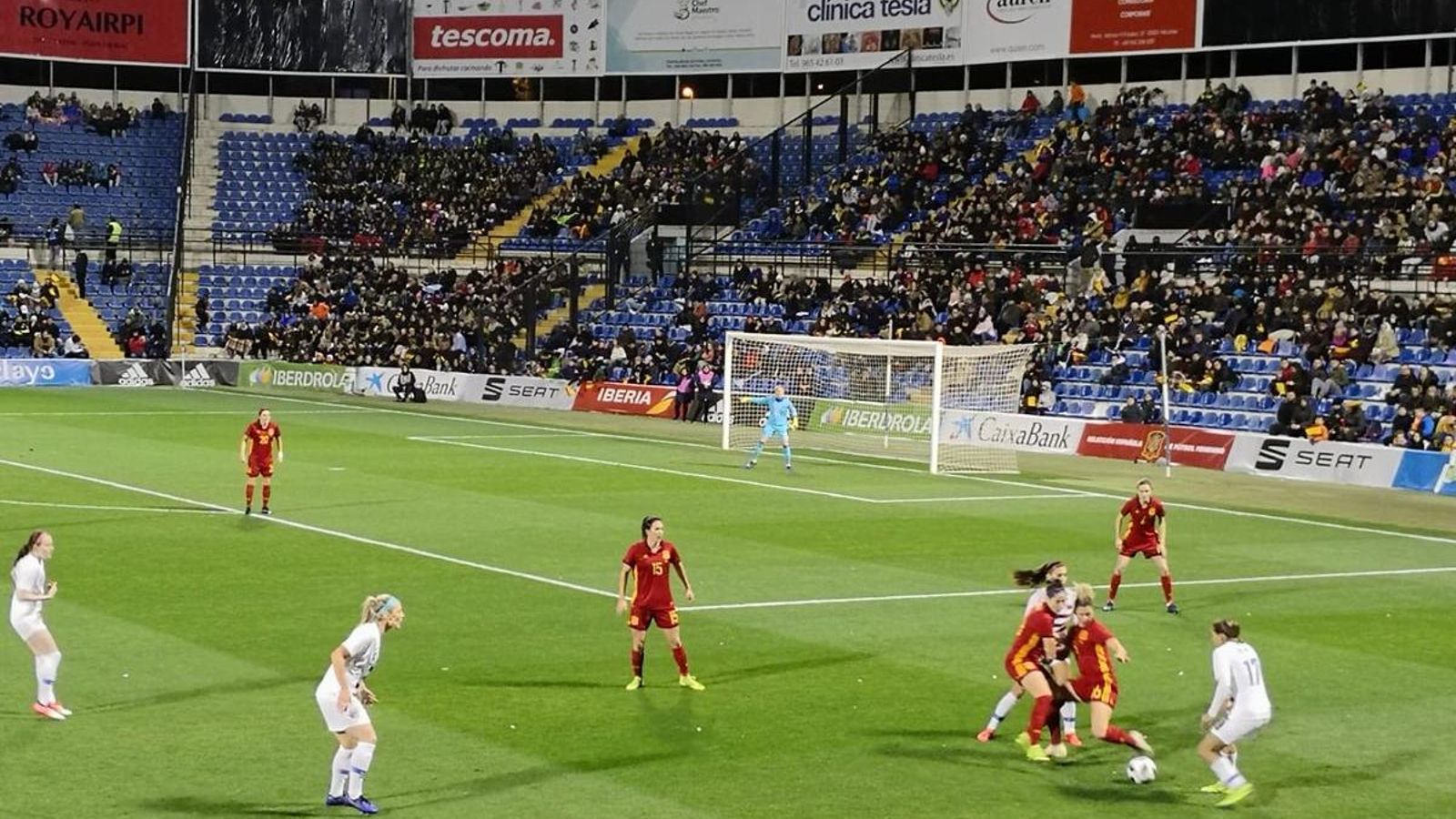 Moment del xoc entre la selecció femenina d'Espanya i els Estats Units Moment del xoc entre la selecció femenina d'Espanya i els Estats Units