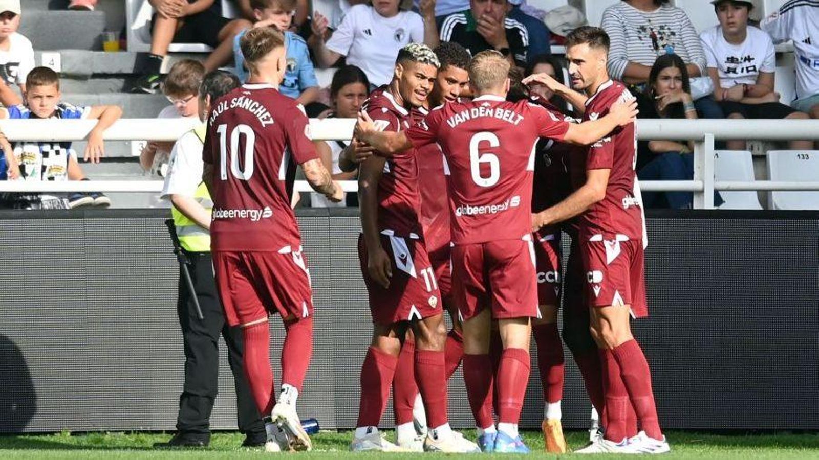 Els jugadors del Castelló celebren un dels gols