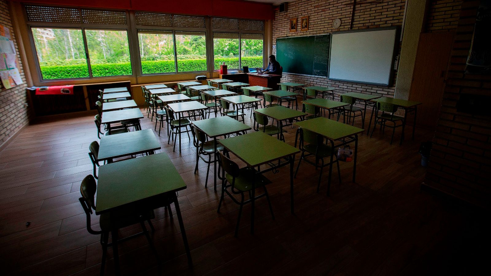 Una aula buida en una imatge d'arxiu