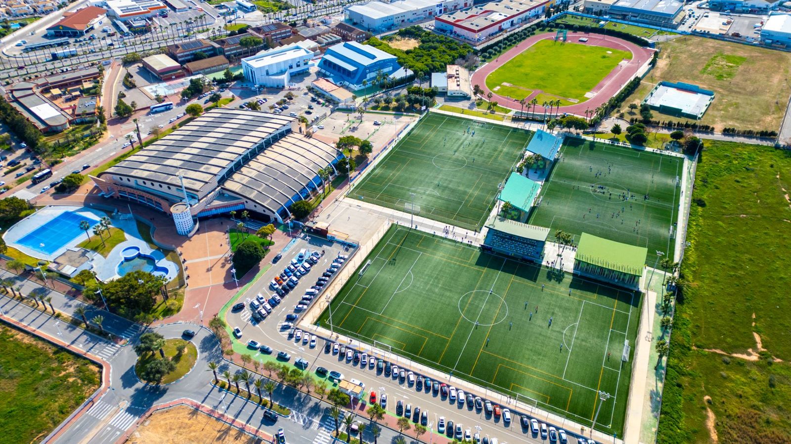 Una vista aèria de l'oferta esportiva del municipi del Baix Segura