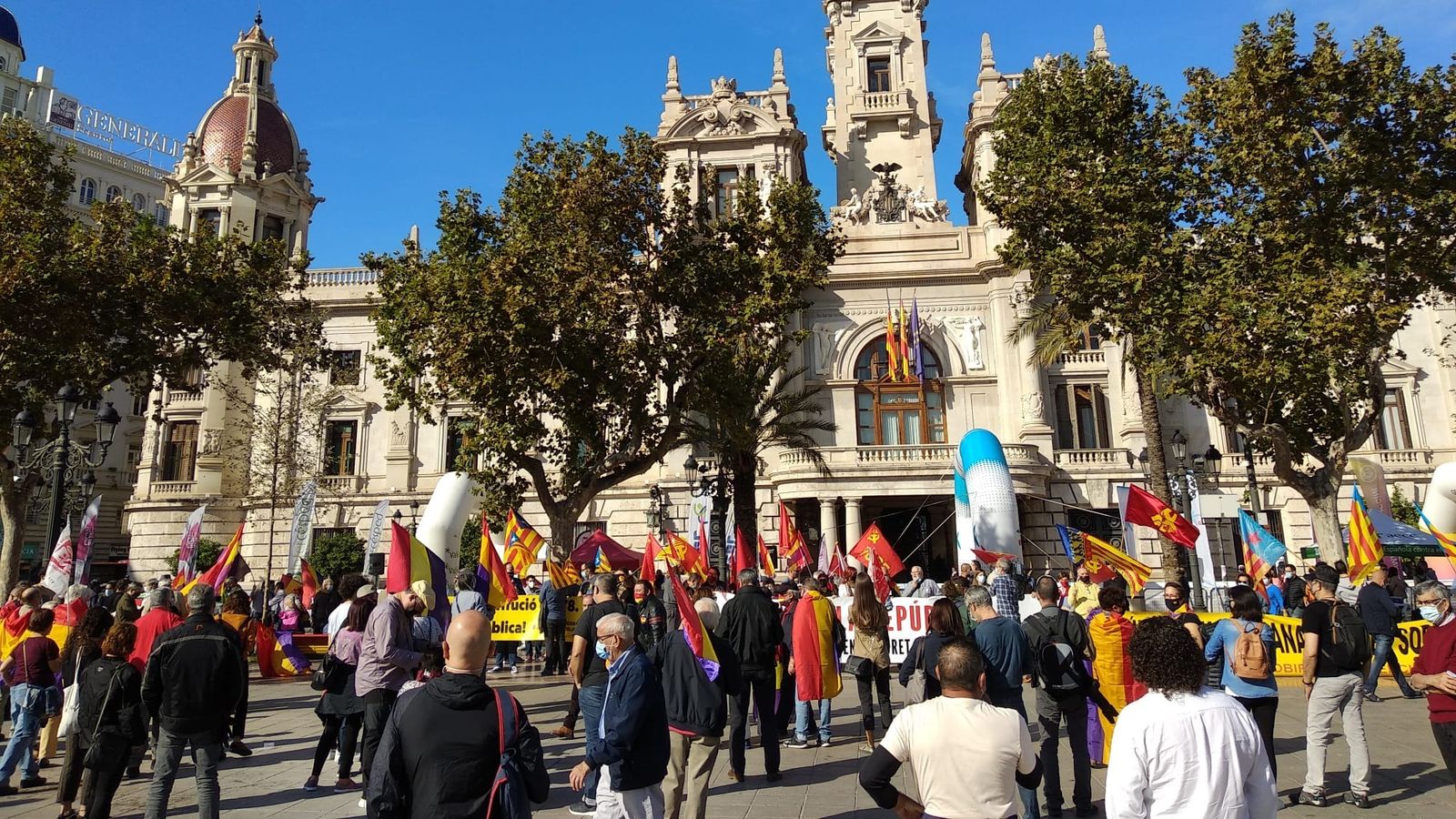 Concentració a l'Ajuntament de València