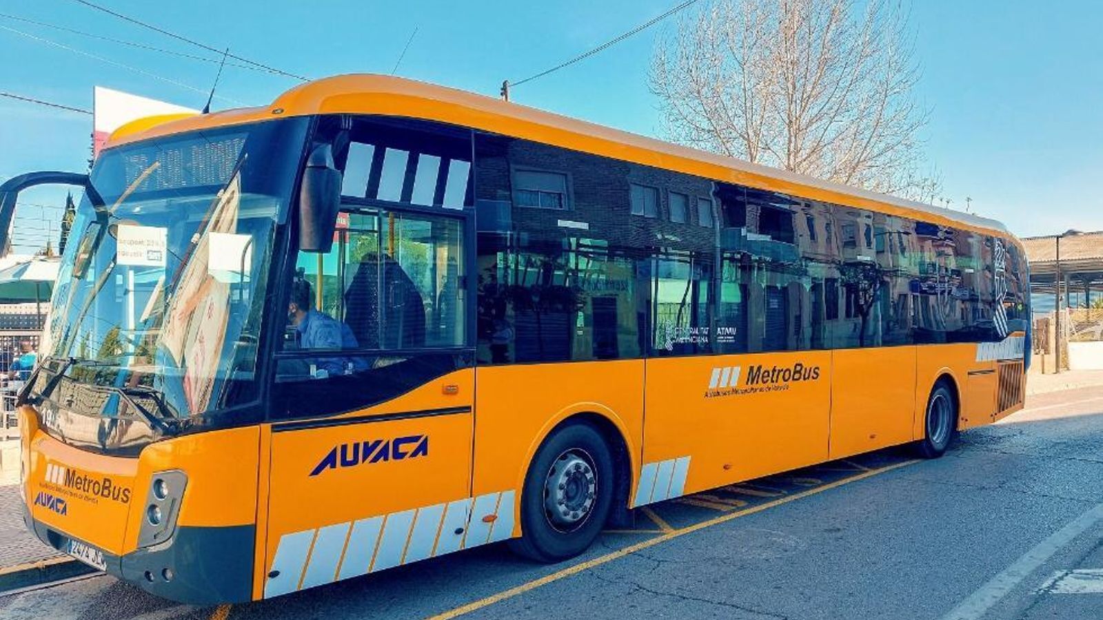Imatge d'un dels autobusos de Metrobús habilitats