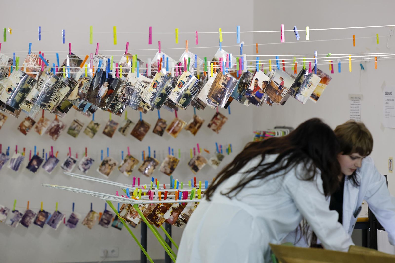 Laboratori del projecte "Salvem les fotos" a la UPV