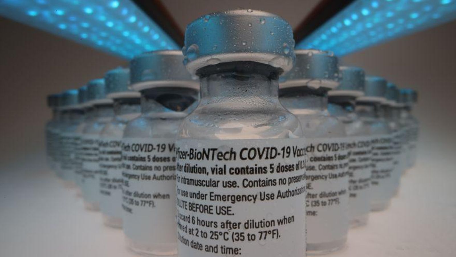Vials de la vacuna contra el coronavirus de Pfizer amb BioNTech
