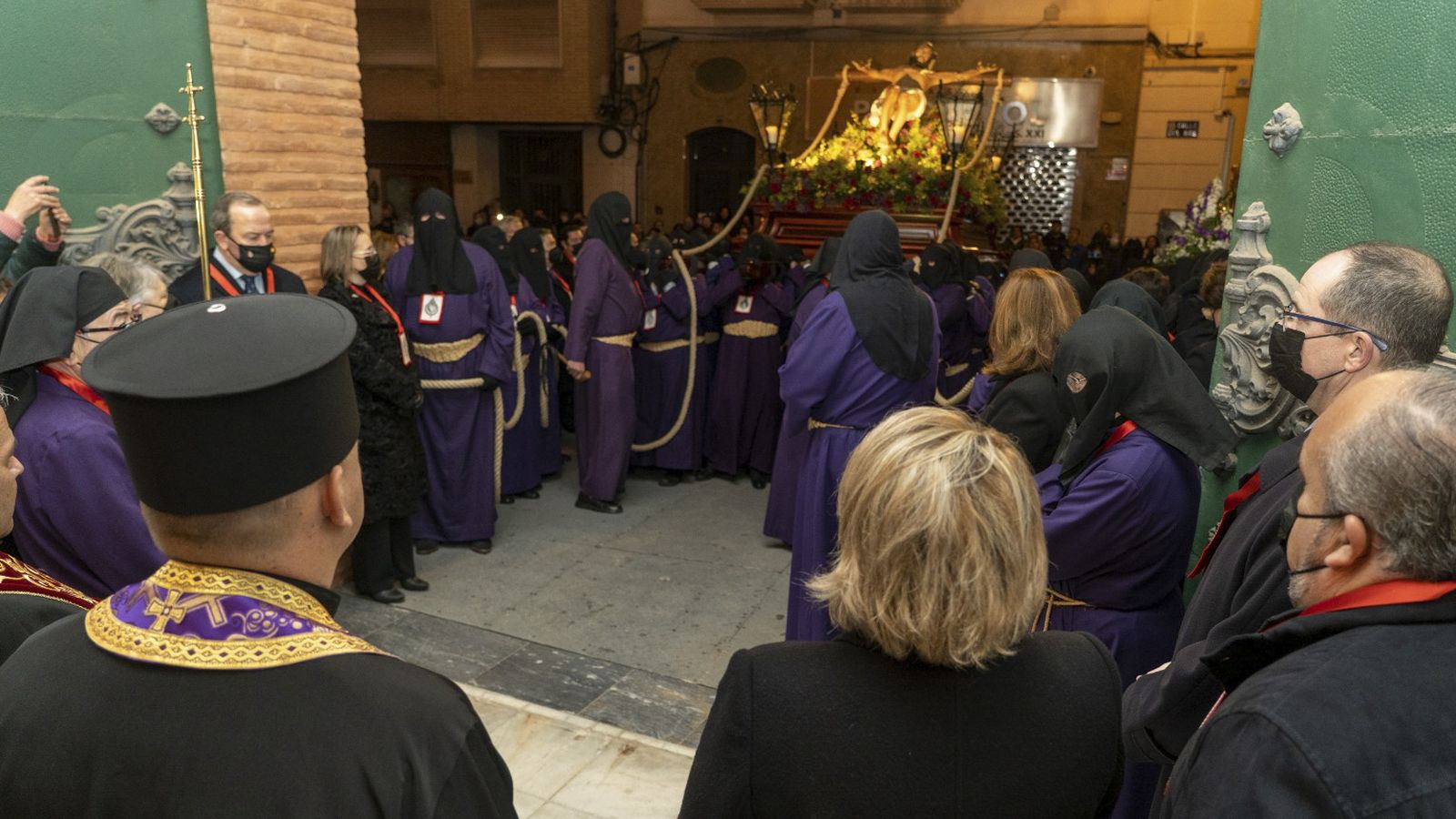 El viacrucis del Crist del Socors de Cartagena, el primer pas que ha realitzat el seu recorregut processional a Espanya