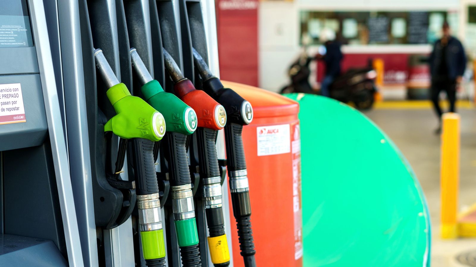 Detall d'una gasolinera Detall d'una gasolinera