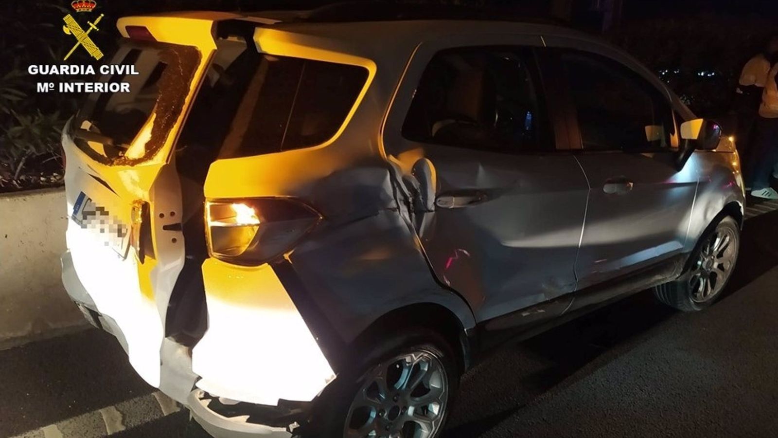 Imatge del turisme després de l'accident a Alacant