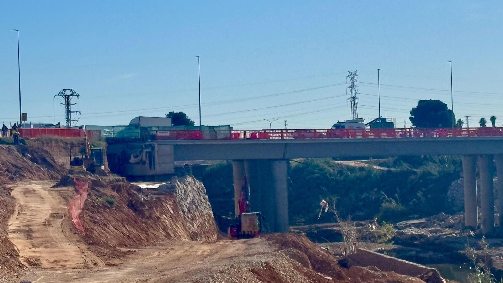 El pas pel pont de la CV-403, al terme de Torrent, que es tancarà este diumenge a la nit per a finalitzar els treballs de rehabilitació