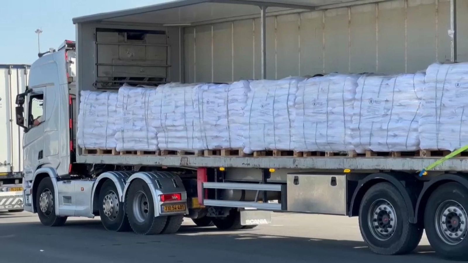 Camions amb ajuda humanitària a la frontera de Gaza