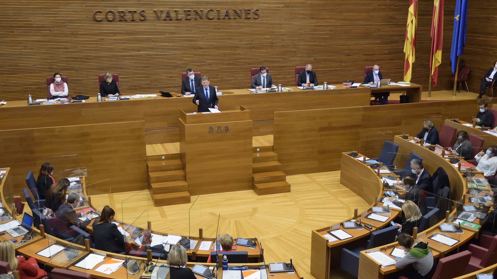 El cap del Consell en la tribuna, durant la seua intervenció en la sessió de control d'aquest dimecres