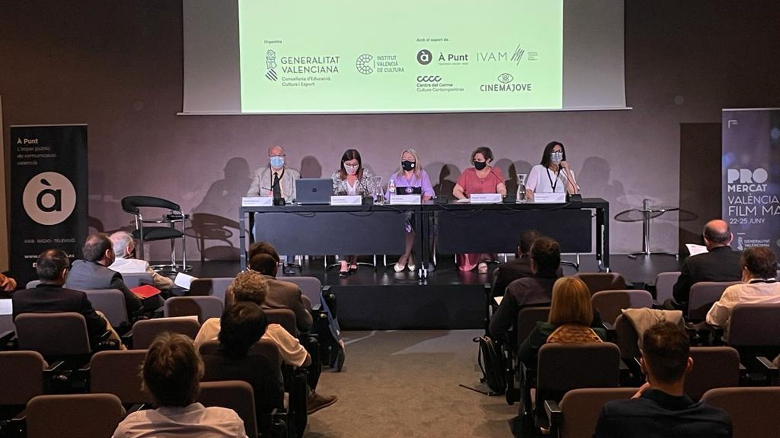 Andreu Manresa (IB3), Núria LLorach (CCMA), Mar Iglesias (CVMC), Raquel Tamarit (GVA) i Núria Enguita (IVAM)