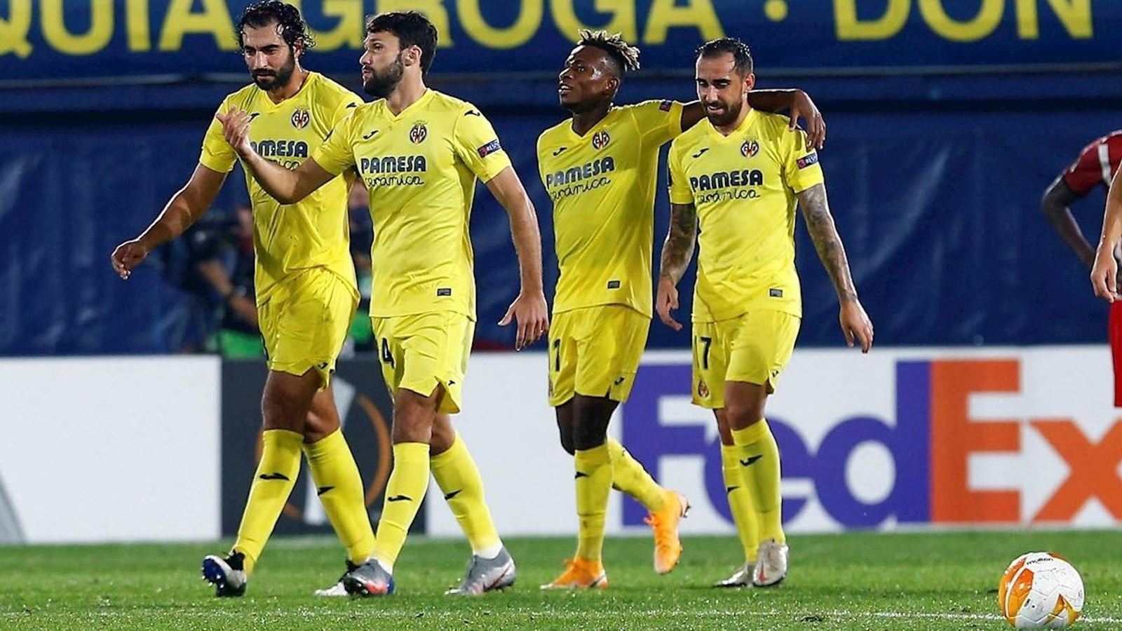 Els jugadors del Villarreal celebren un dels gols contra el Sivasspor