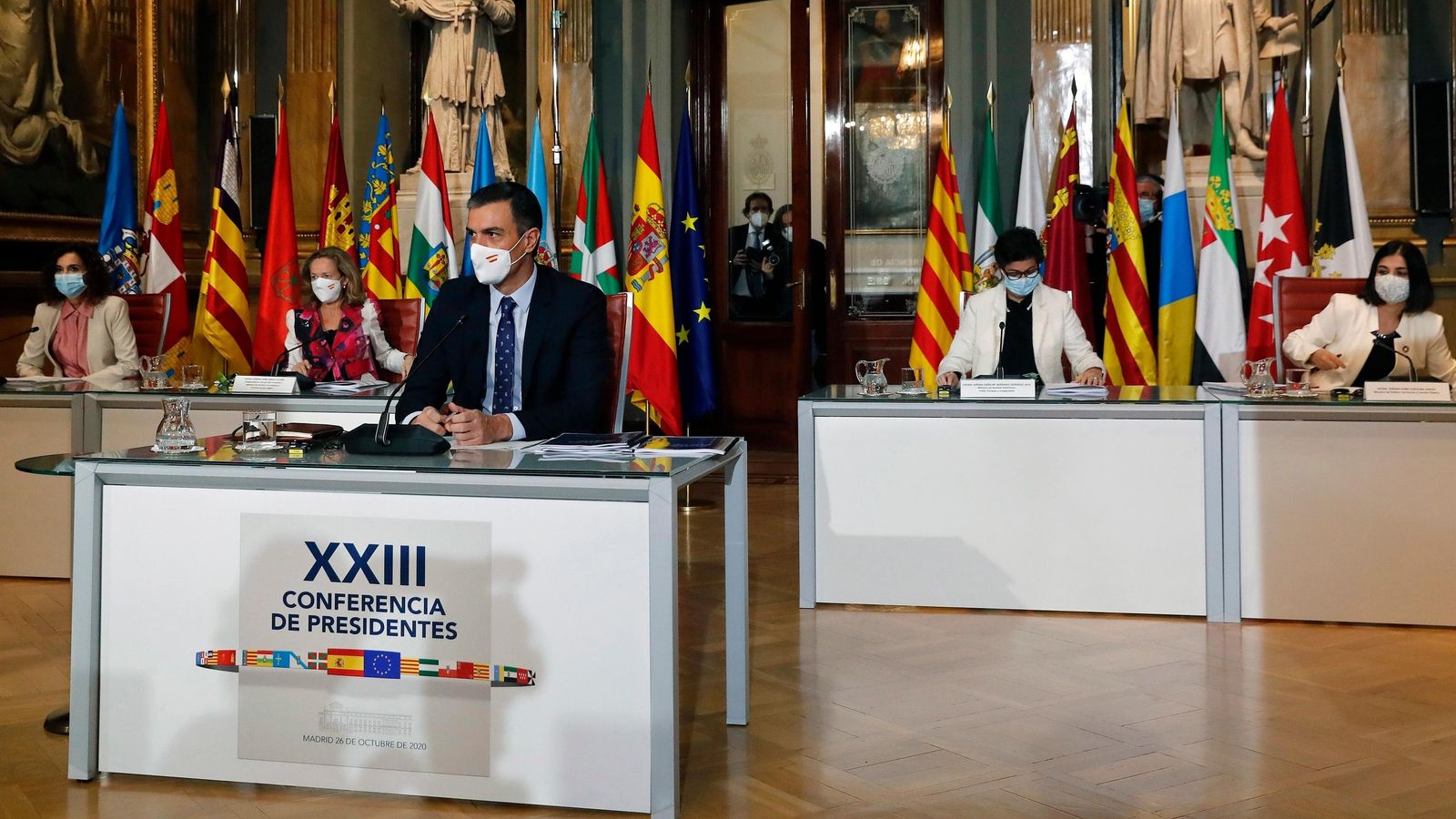El president del govern espanyol, en primer plànol, en la conferència de presidents d'octubre