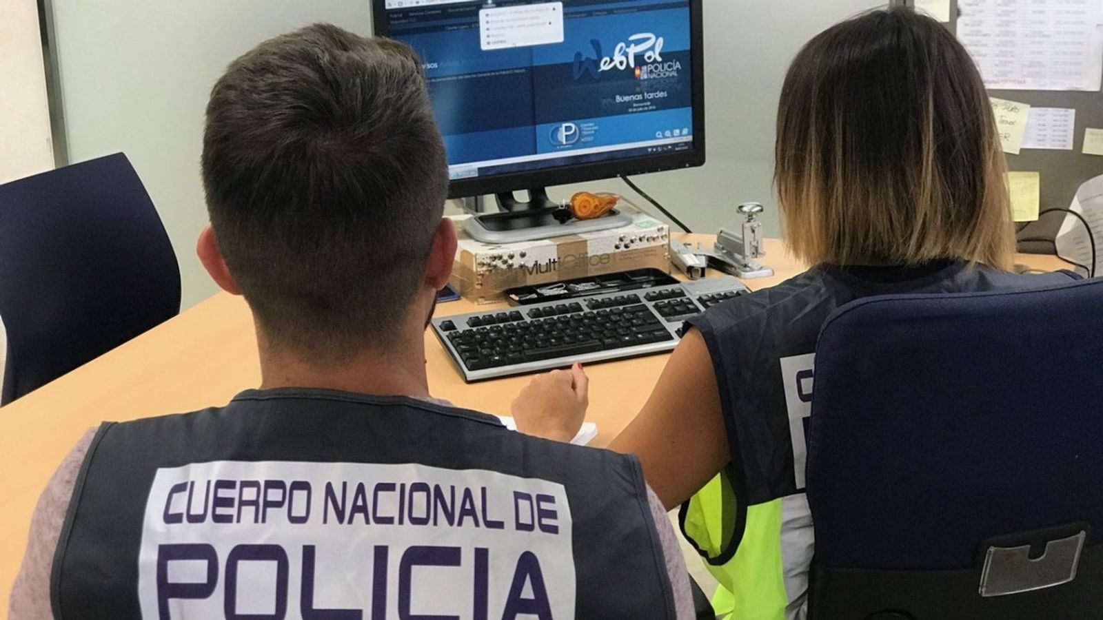 La Policia demana a la ciutadania que compre en línia en tendes de confiança i només done les dades estrictament necessàries.