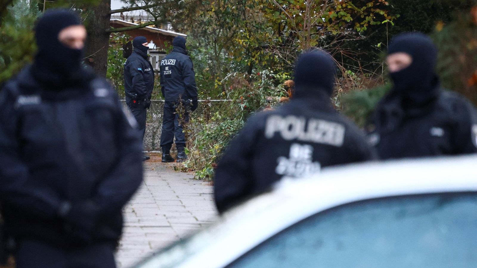 Agents de la policia alemanya en un dels escorcolls a Berlín