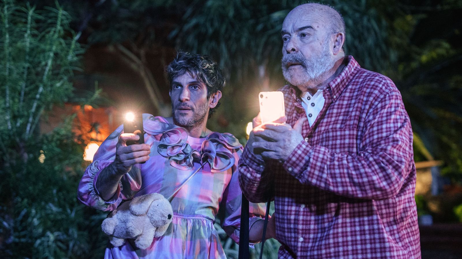 La pel·lícula està protagonitzada per Quim Gutiérrez i Antonio Resines
