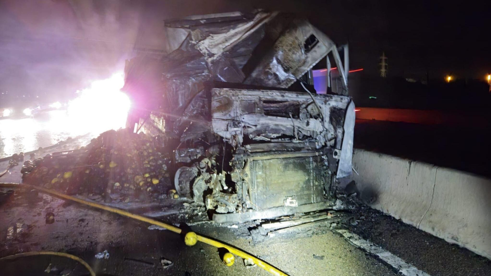 Estat en què va quedar el primer camió implicat en l'accident