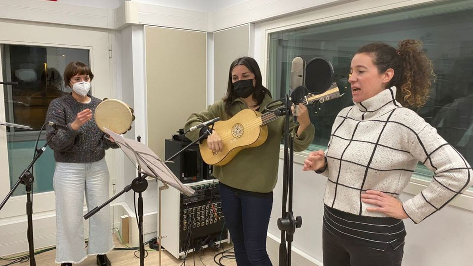 26.01.2022 | Èlia Casanova i La Tendresa, Hilari Alonso, La Fricativa Sonora i La Llavor