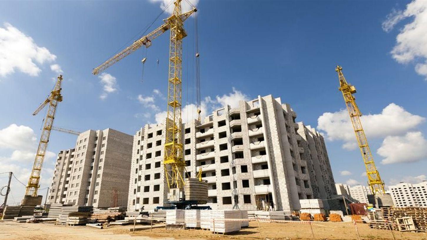 La reforma legislativa contempla canvis en la tramitació dels plans generals urbanístics Vivendes en construcció