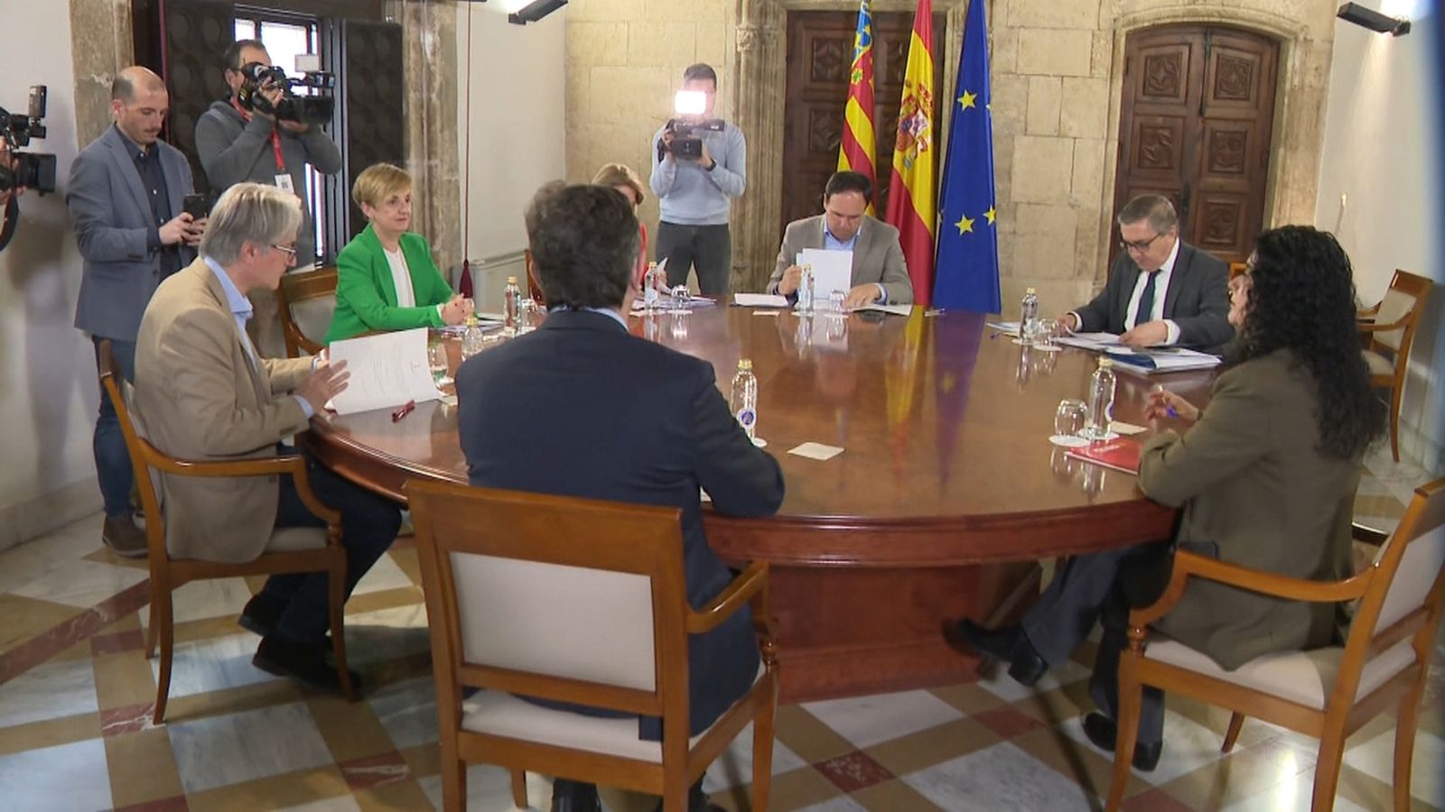 Mesures adoptades per la Taula de Diàleg Social