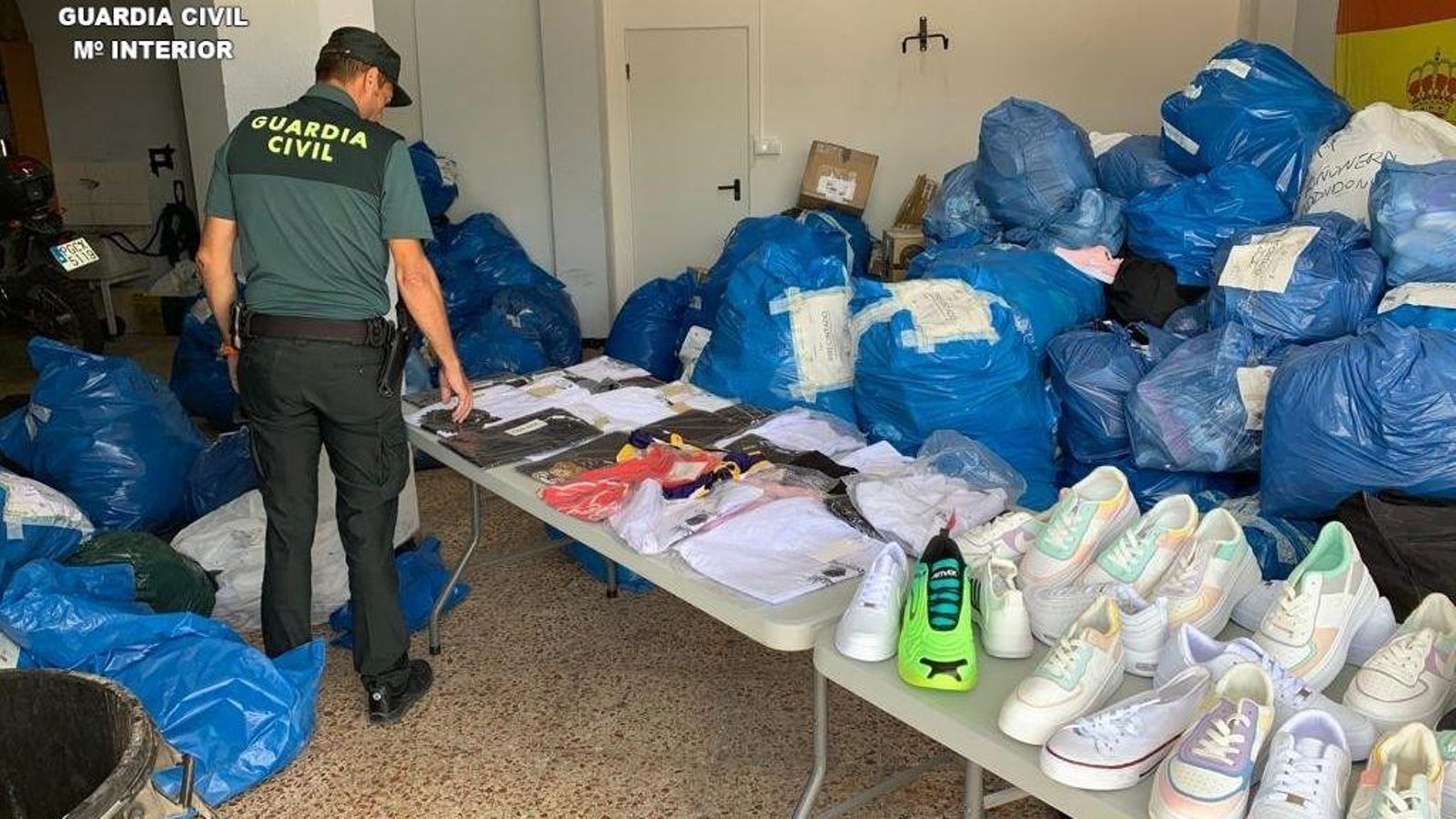 Confisquen peces falsificades per 740.000 euros en el mercat ambulant de Benaguasil