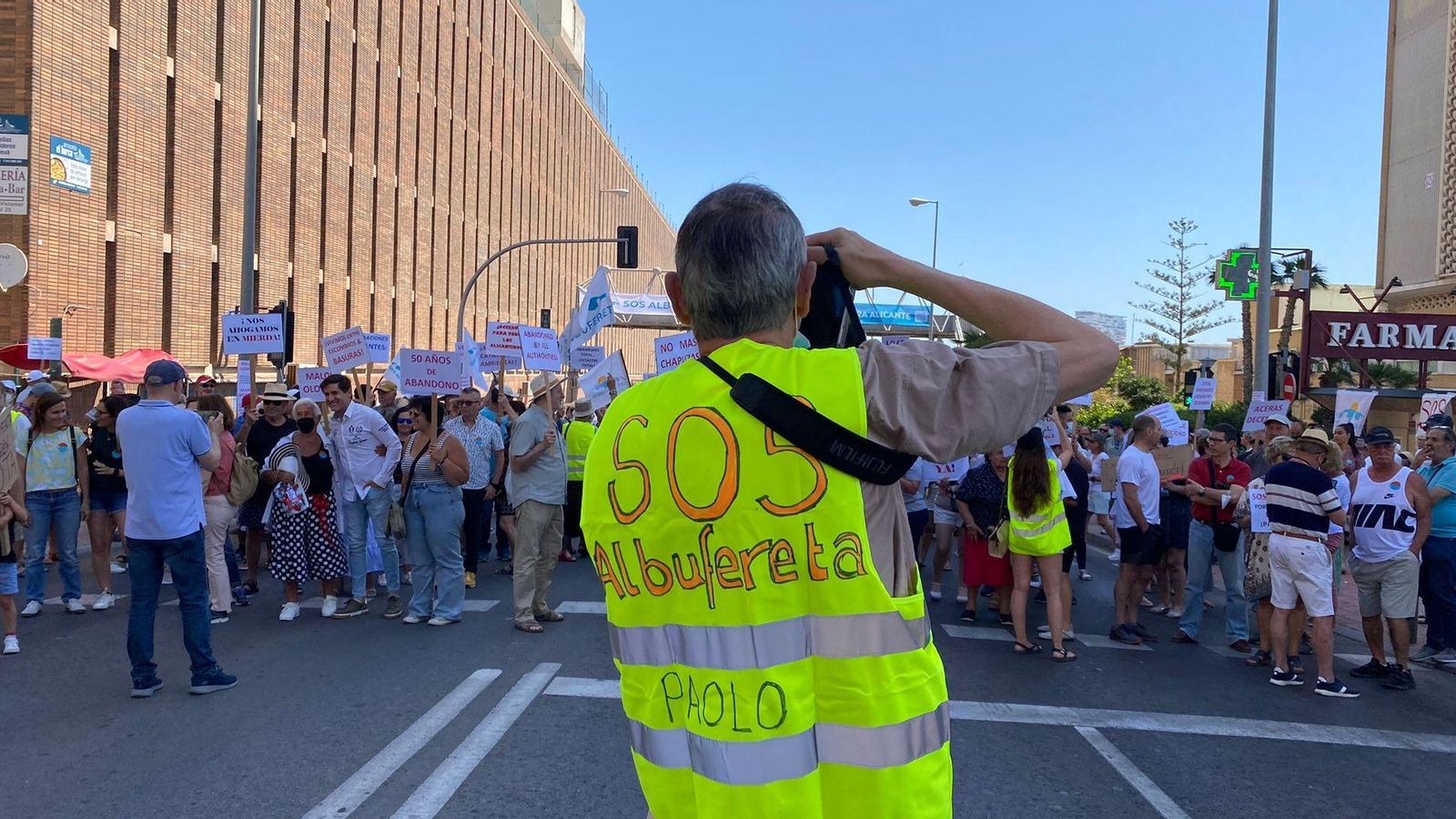 Veïns de l'Albufereta en la concentració aquest dissabte