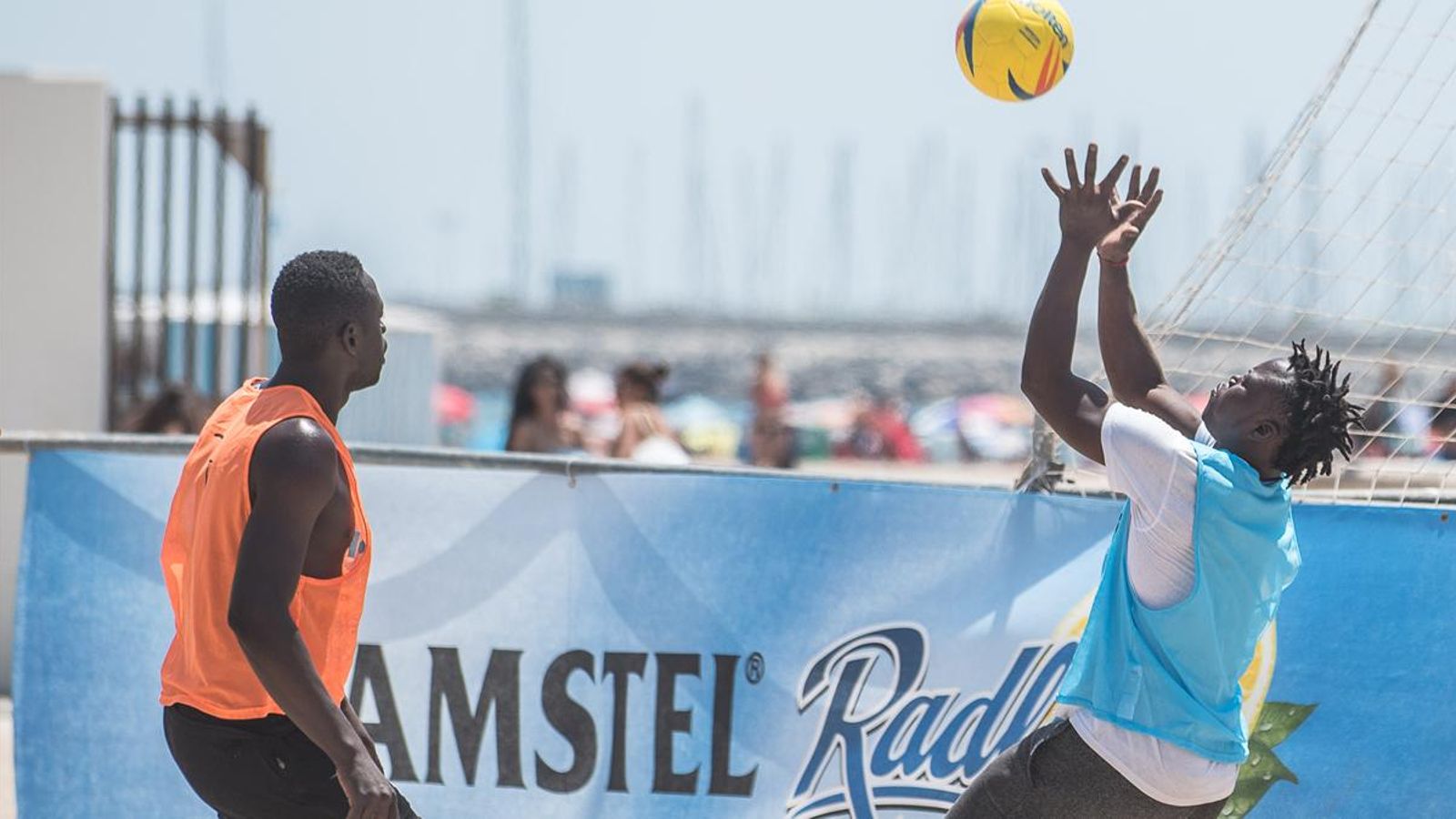Els migrants de l'equip Boza FC, en un moment de la competició
