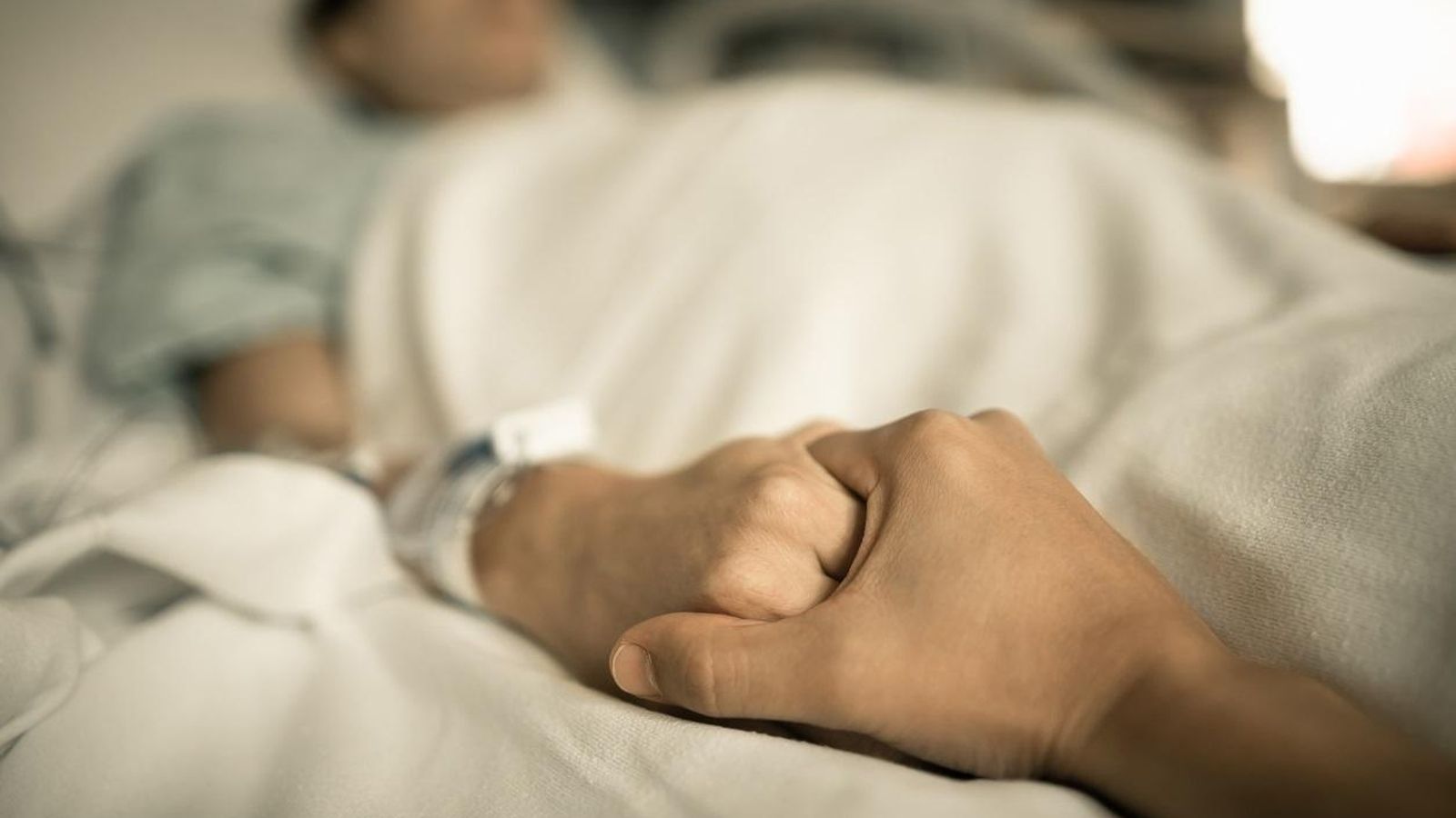 Una persona en cures pal·liatives (recurs) Una persona en cures pal·liatives (recurs)
