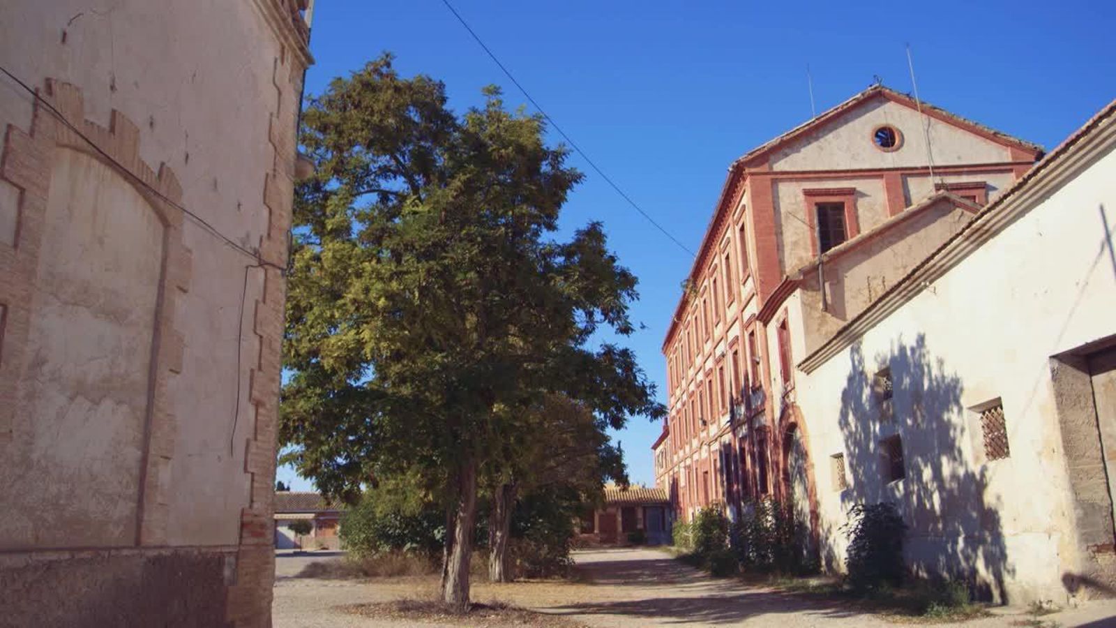 Capítol 15: Colònia Santa Eulàlia, València carrer de les Barques, Vila-real, Asp