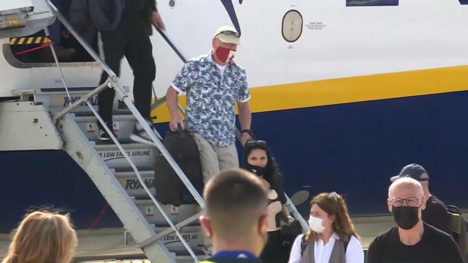 Arriven els primers turistes des de Londres a l'aeroport de Castelló aquest 1 de juny