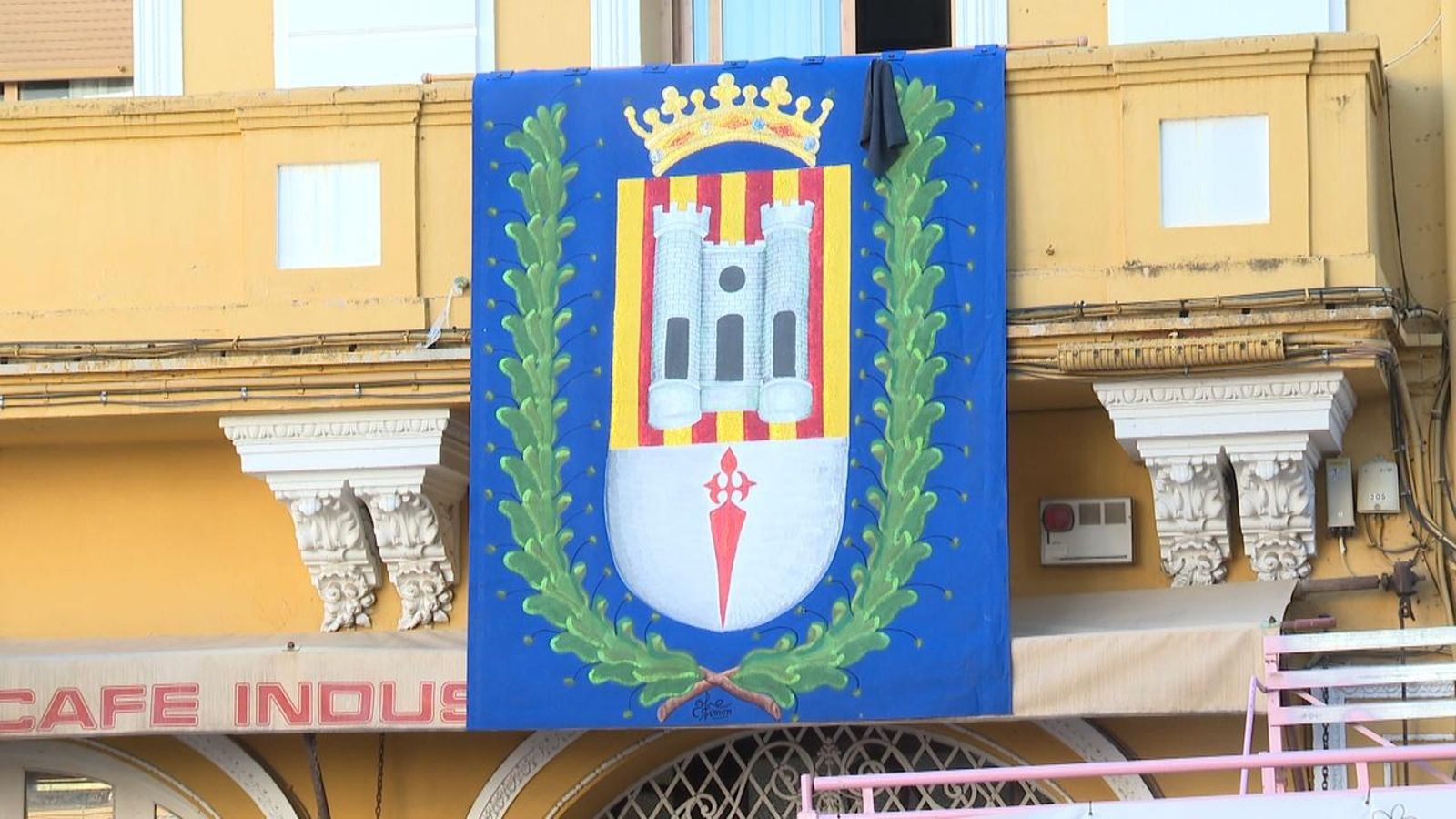 Énguera lamenta la mort d'una veïna enganxada per una vaca