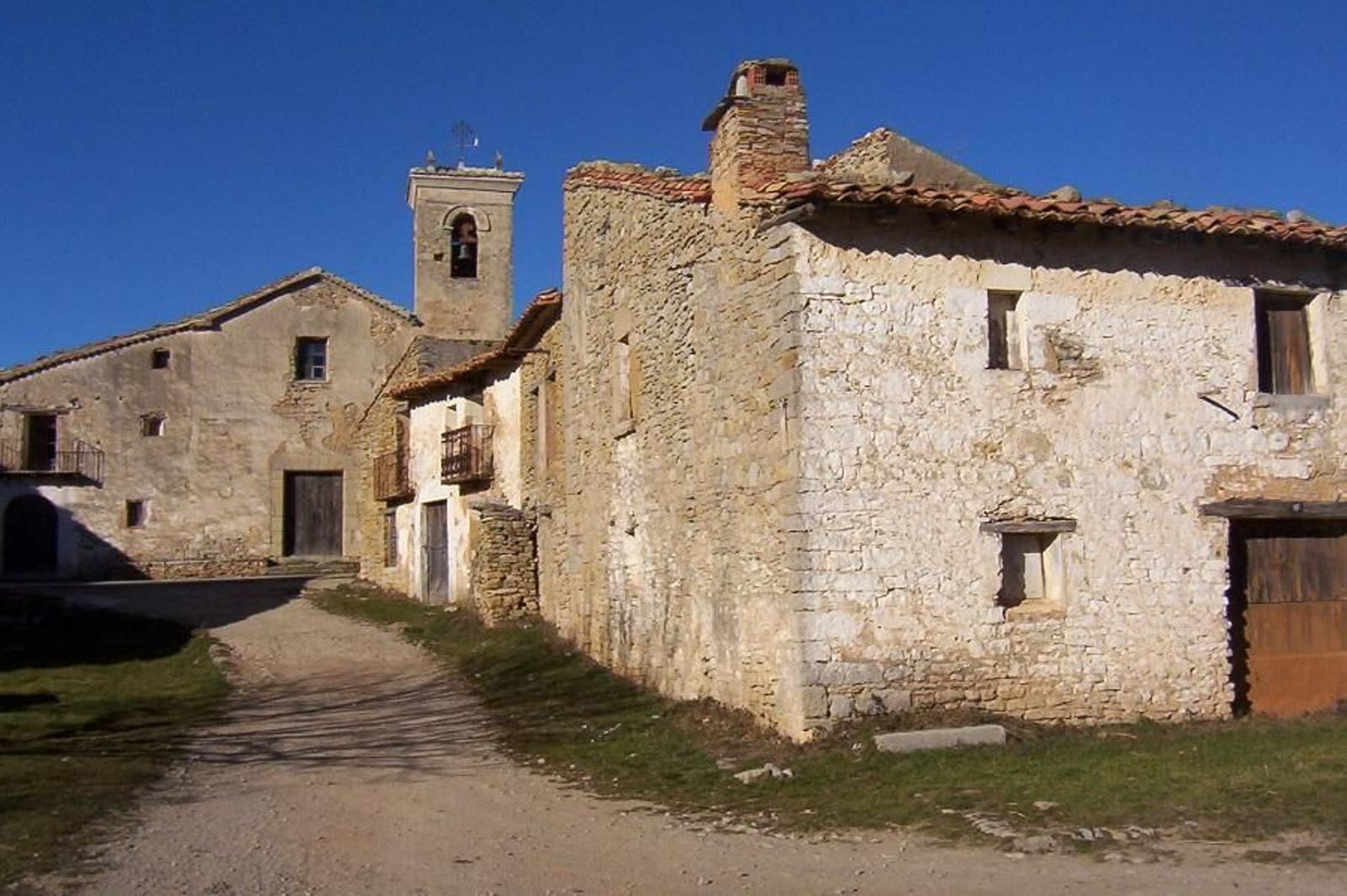 La Llàcua, als Ports, aldea veïna de Salvassòria