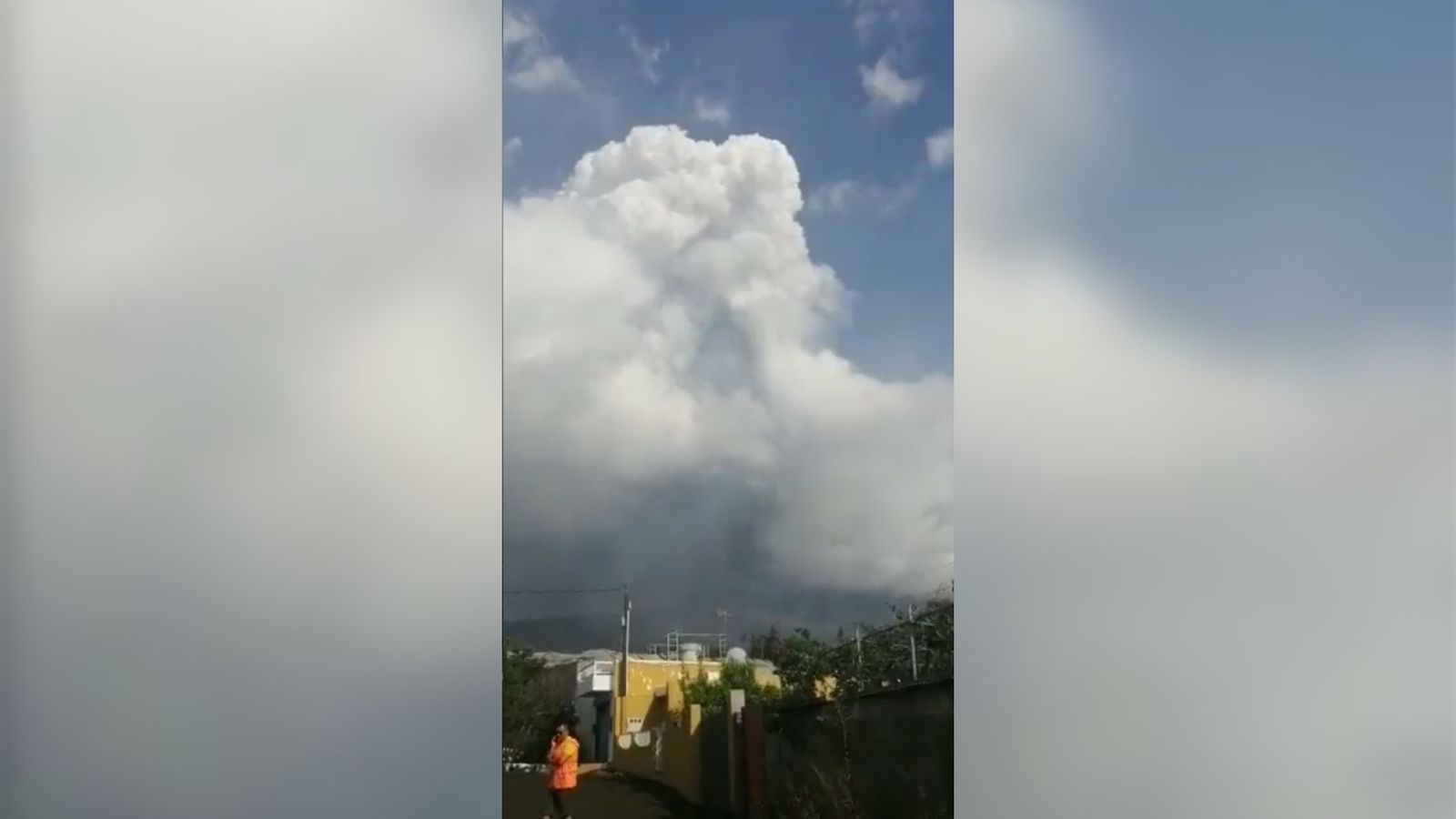 Imatge de les explosions registrades aquesta vesprada